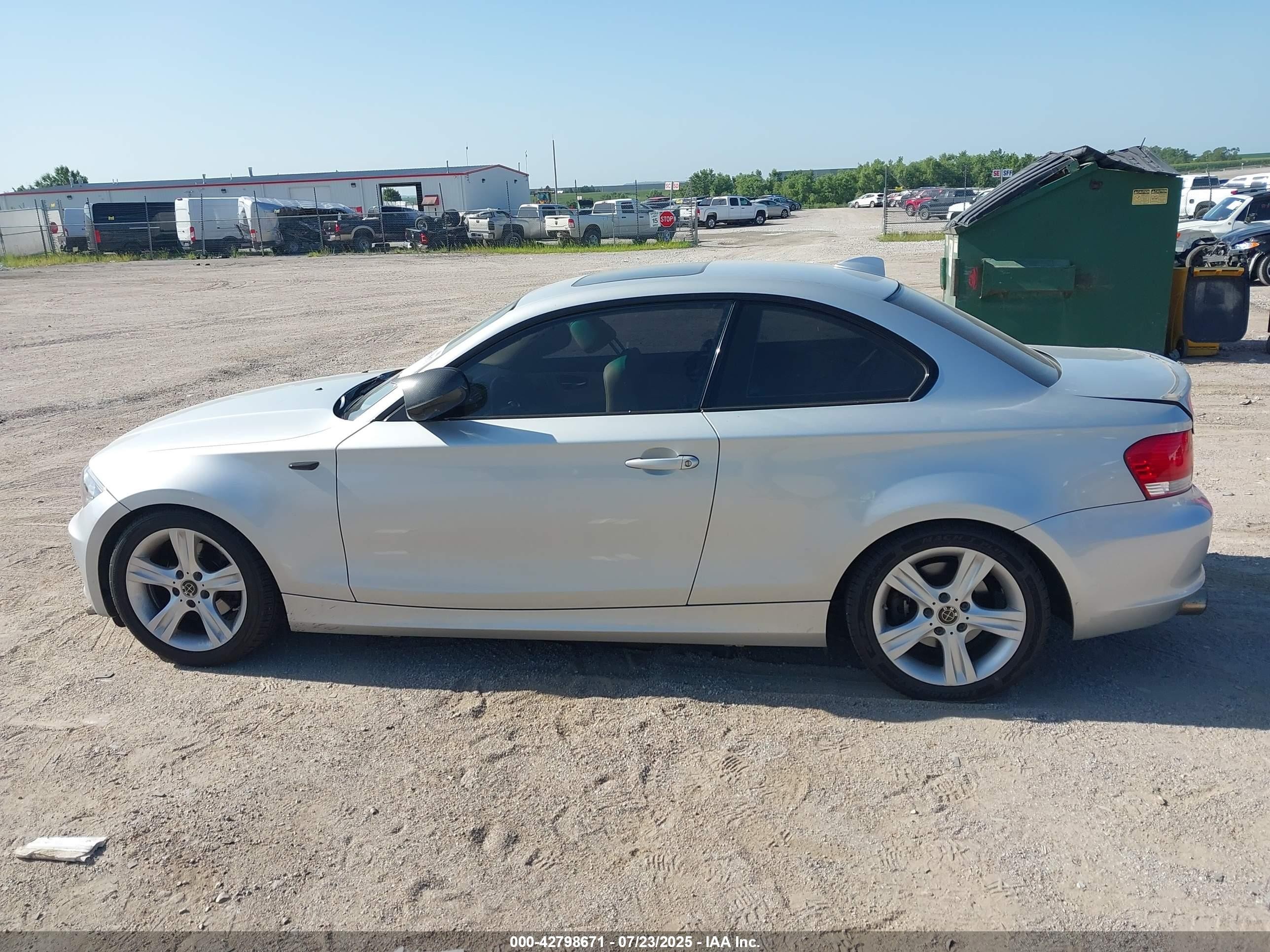 2010 Bmw 128i   Silver vin: WBAUP7C56AVK77895