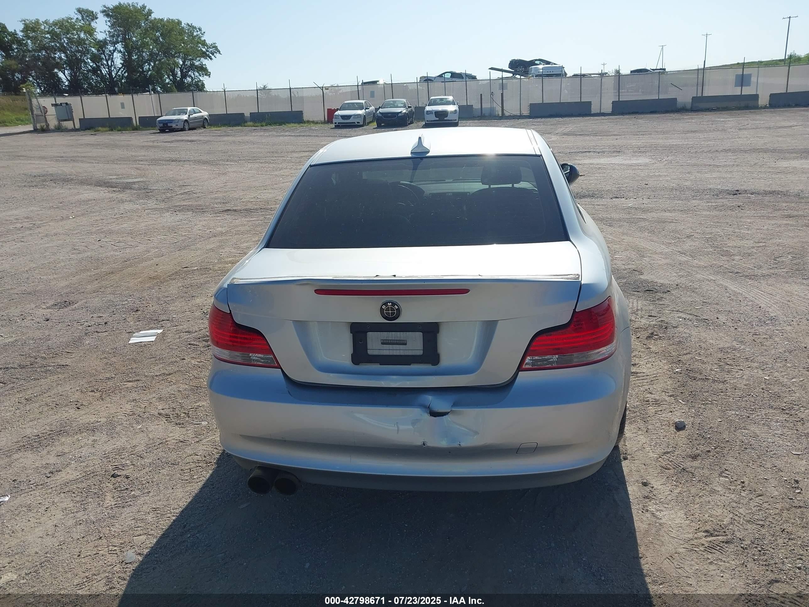 2010 Bmw 128i   Silver vin: WBAUP7C56AVK77895