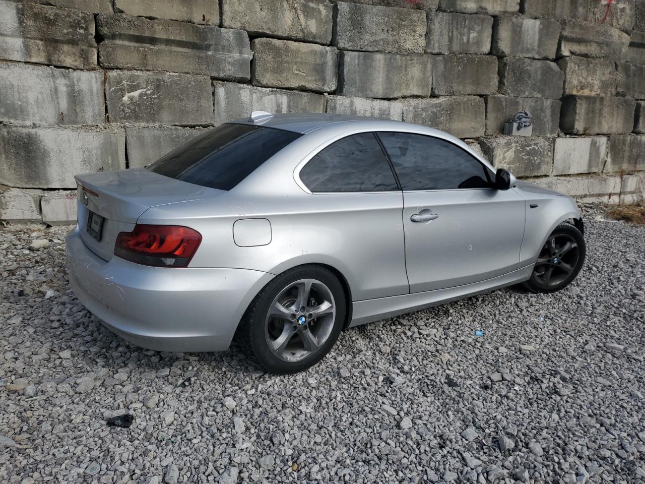 2011 Bmw 128 I Silver vin: WBAUP7C56BVP21729