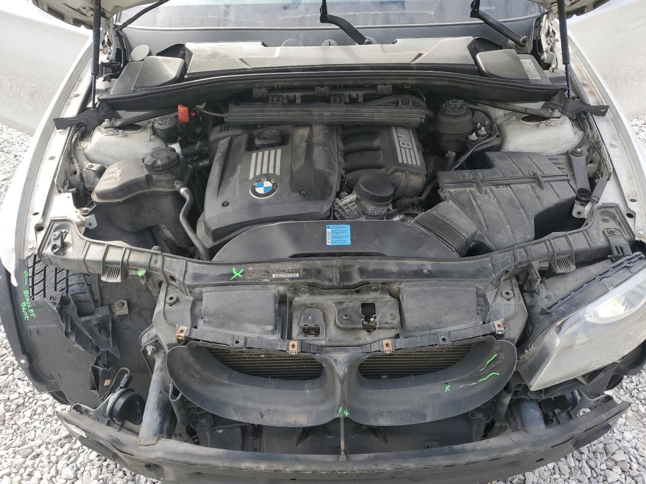 2011 Bmw 128 I Silver vin: WBAUP7C56BVP21729