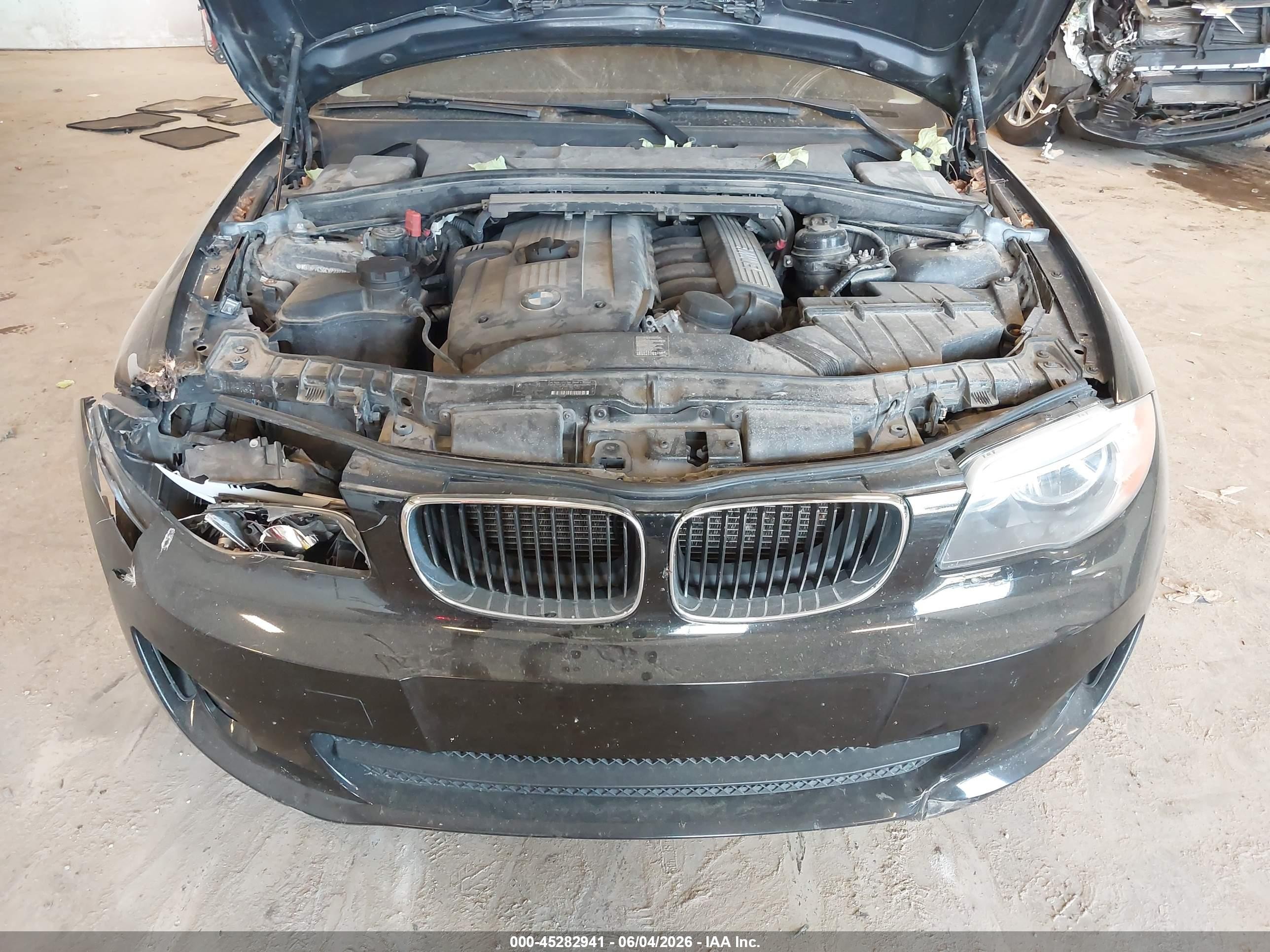 2012 Bmw 128i   Черный vin: WBAUP7C56CVP22736
