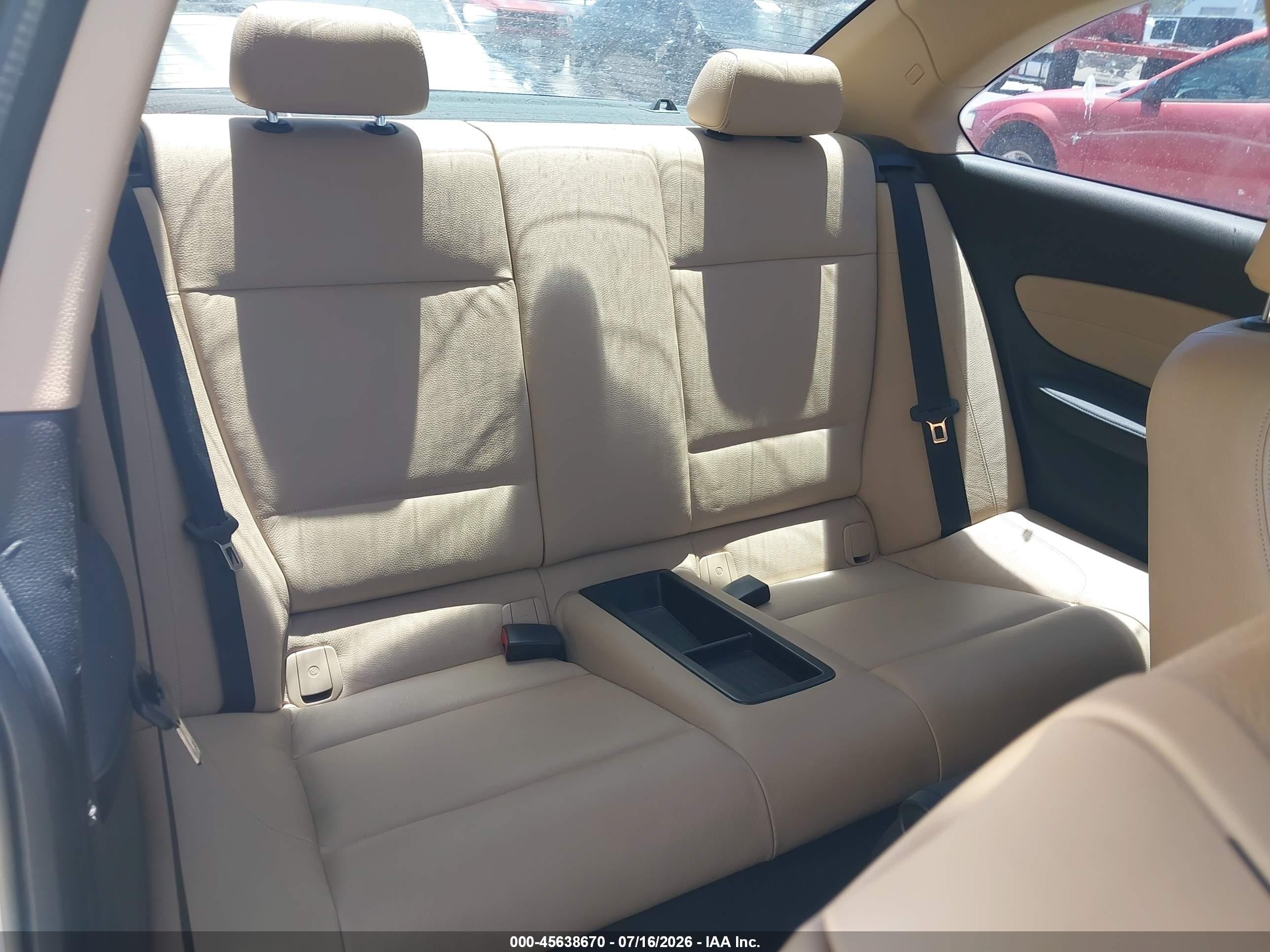 2013 Bmw 128i   White vin: WBAUP7C56DVP24682