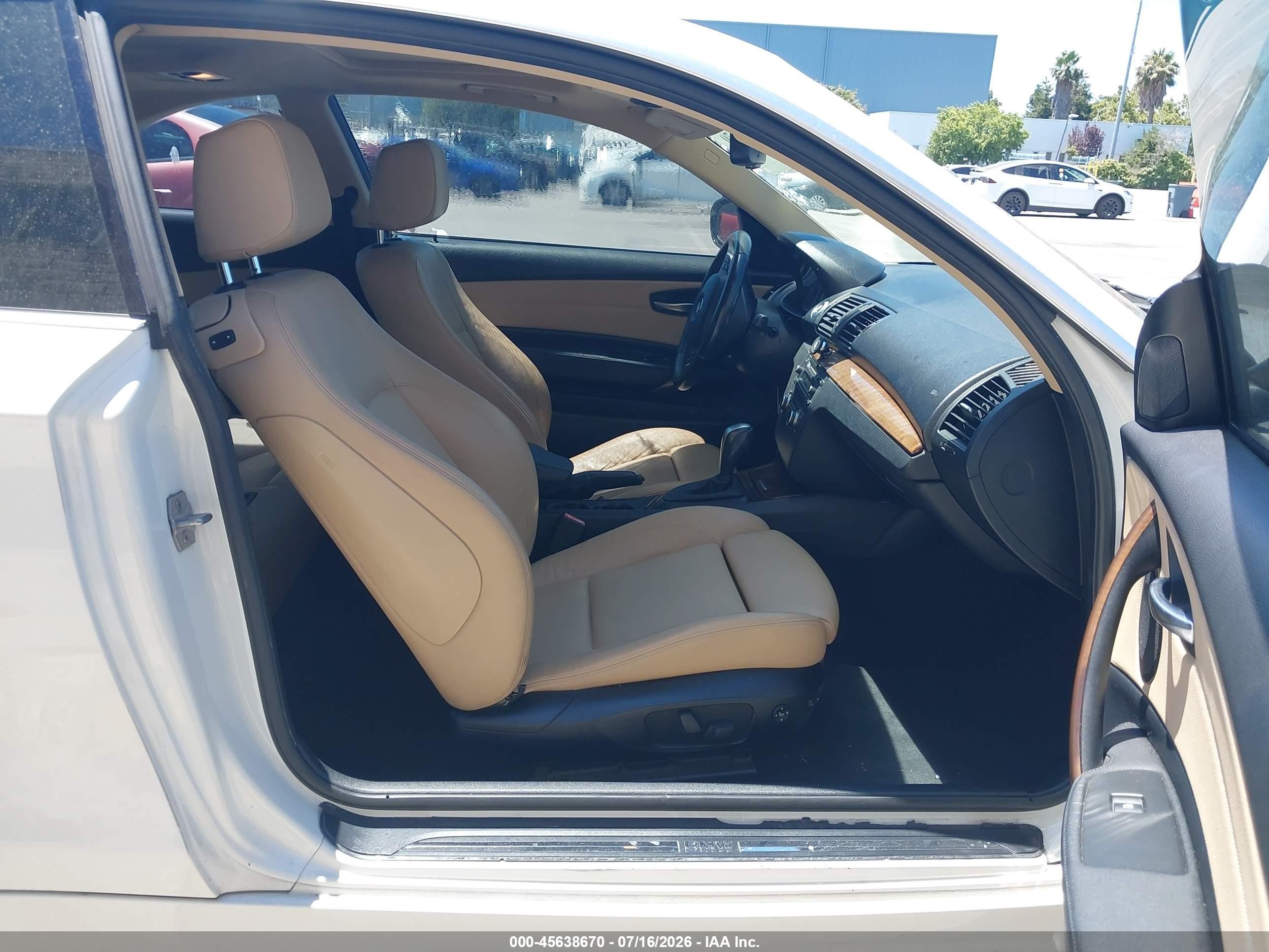 2013 Bmw 128i   White vin: WBAUP7C56DVP24682