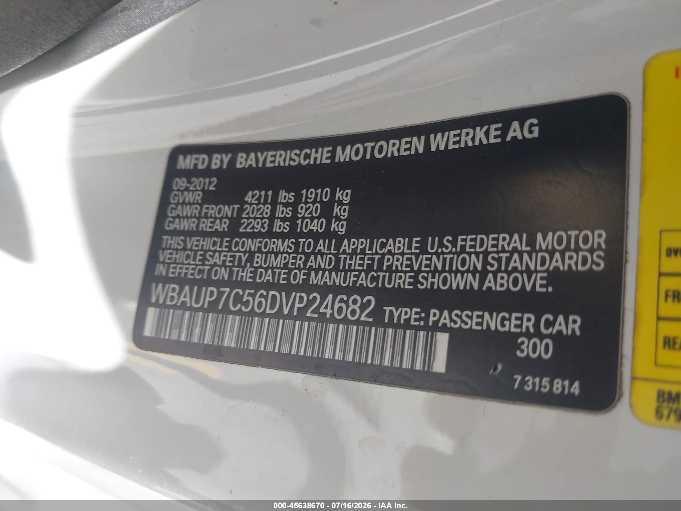 2013 Bmw 128i   White vin: WBAUP7C56DVP24682