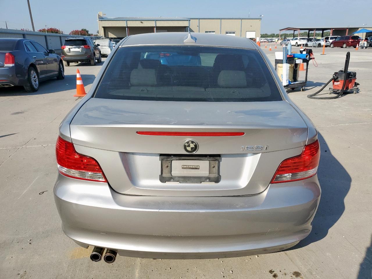 2010 Bmw 128 I Silver vin: WBAUP7C58AVK76750