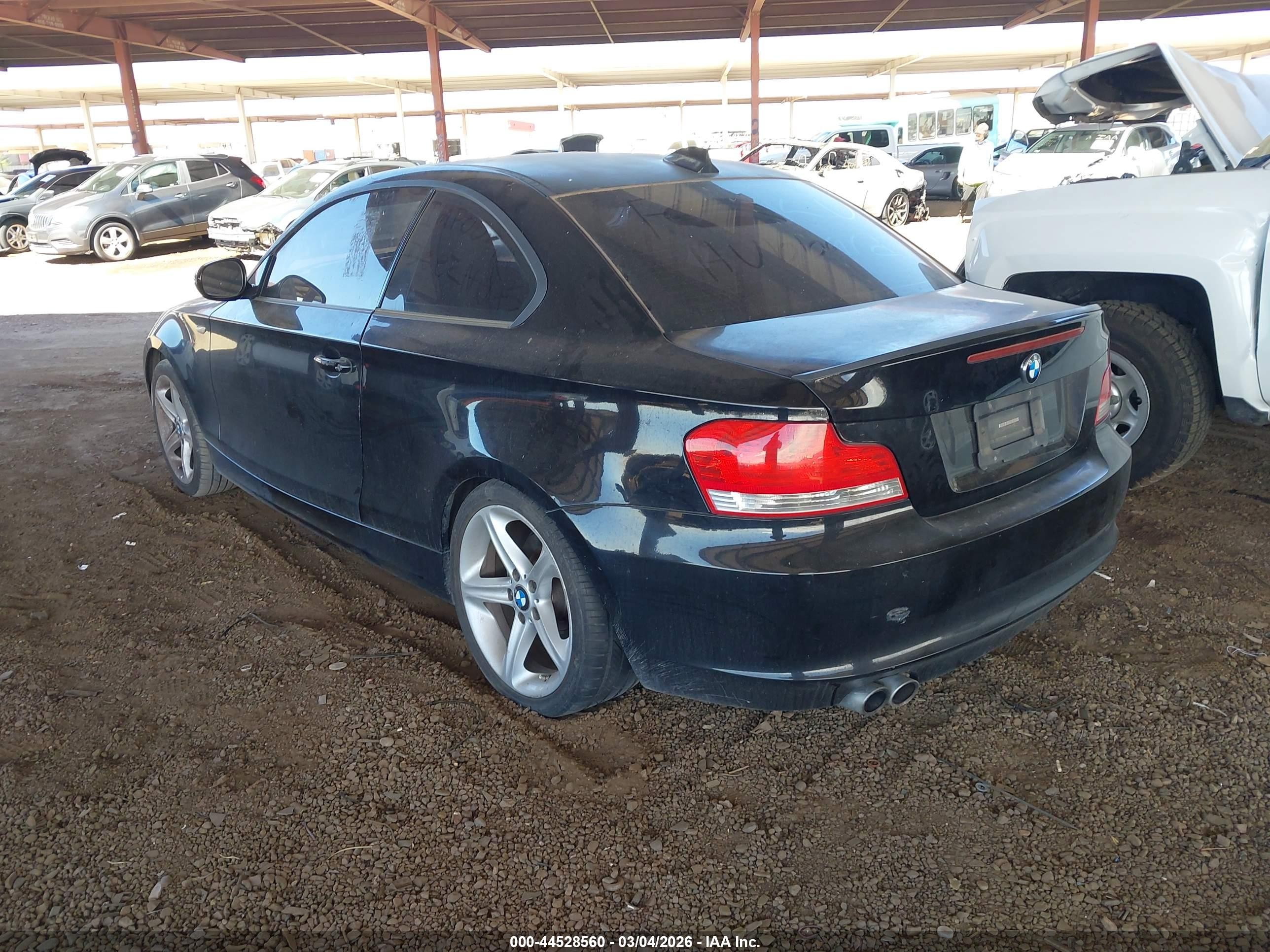 2011 Bmw 128i   Black vin: WBAUP7C58BVK79312