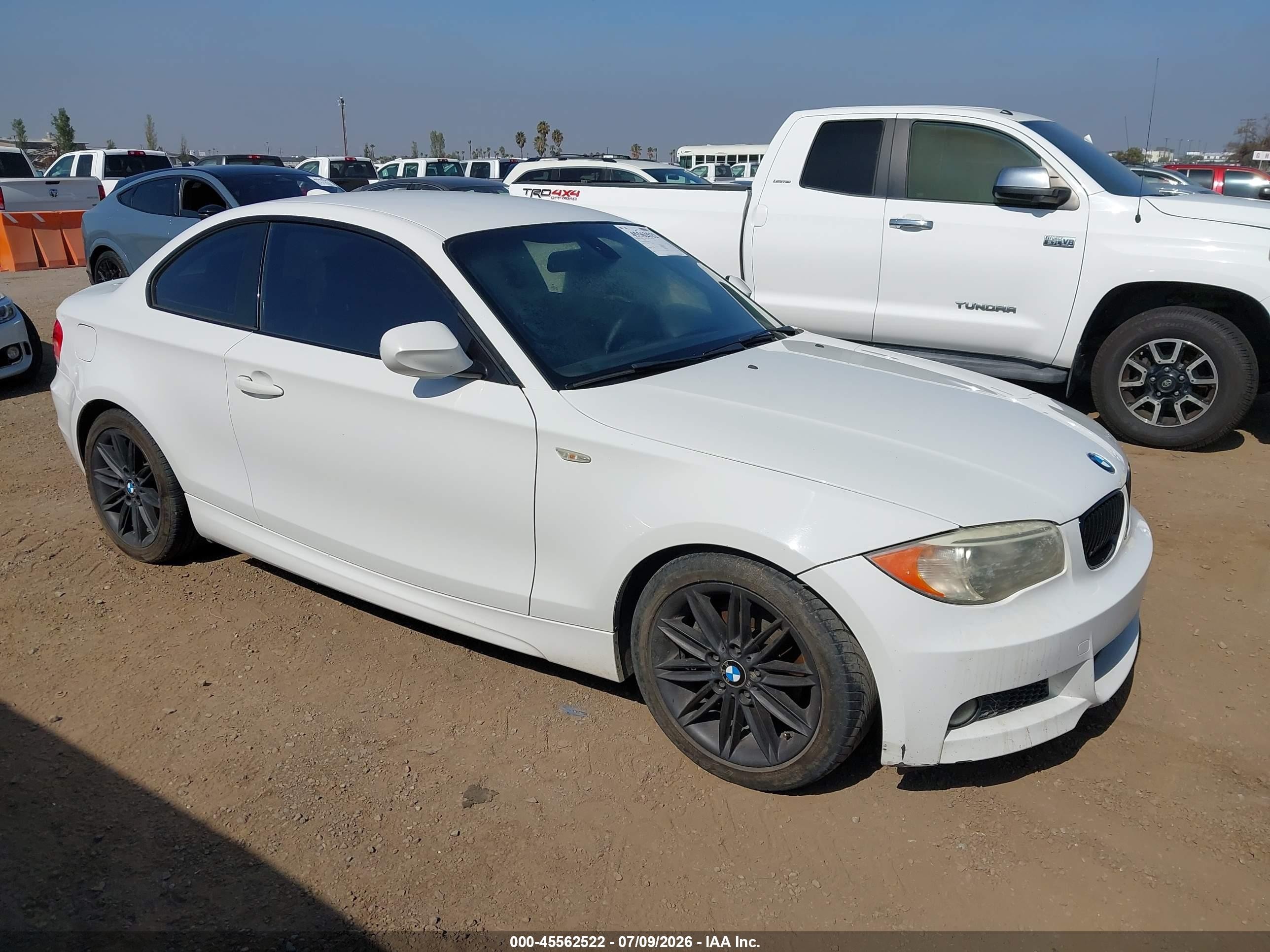 2012 Bmw 128i   White vin: WBAUP7C58CVM55213