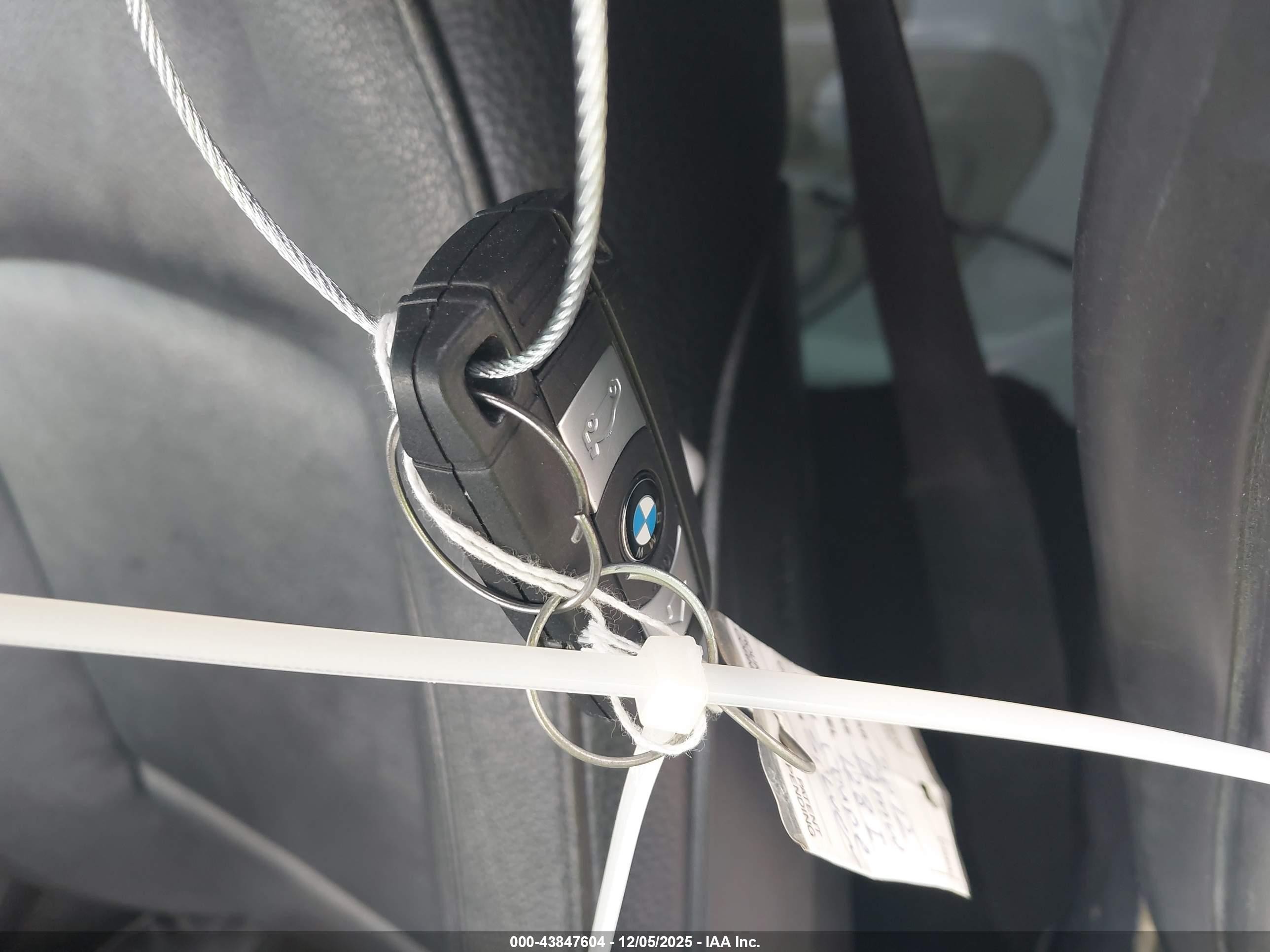 2012 Bmw 128i   Silver vin: WBAUP7C58CVP22639