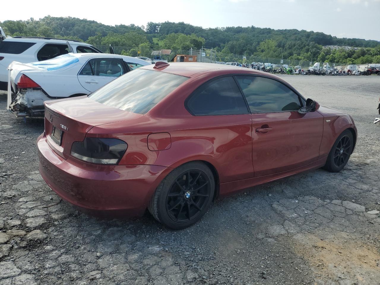 2012 Bmw 128 I   Red vin: WBAUP7C59CVP23007