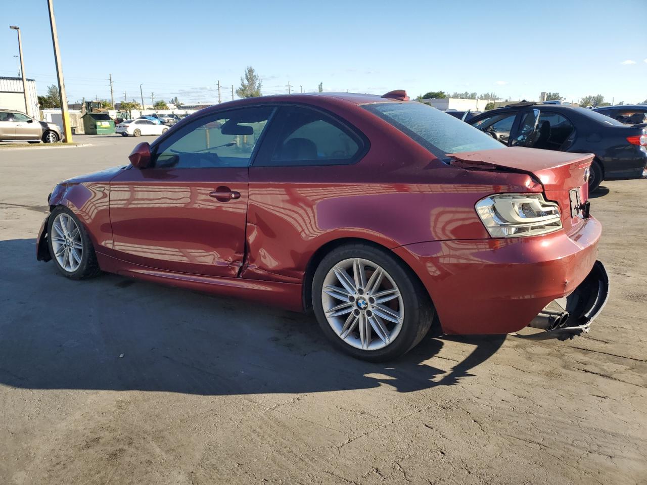 2013 Bmw 128 I Красный vin: WBAUP7C59DVP25079