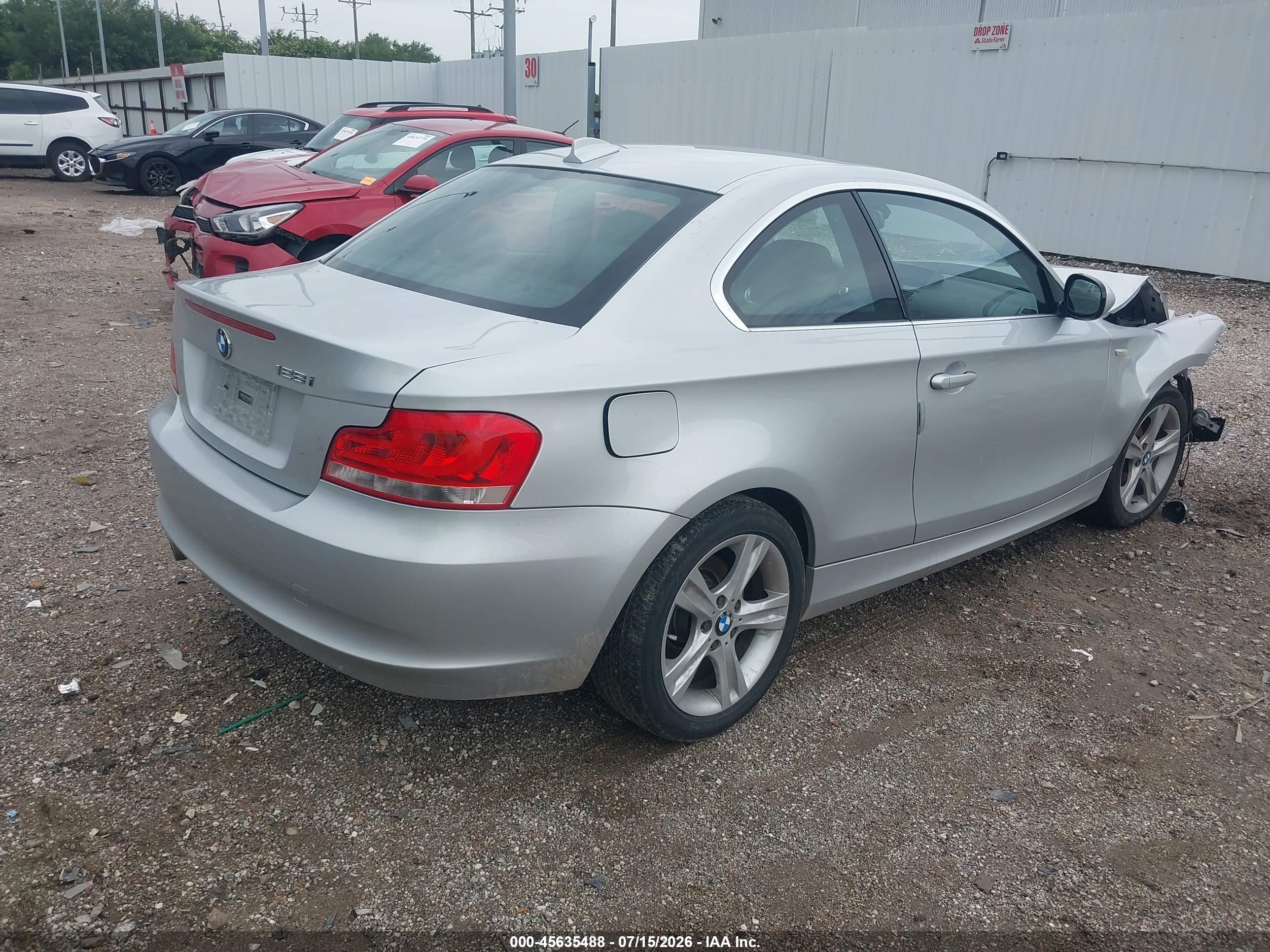 2013 Bmw 128i   Silver vin: WBAUP7C5XDVP24376