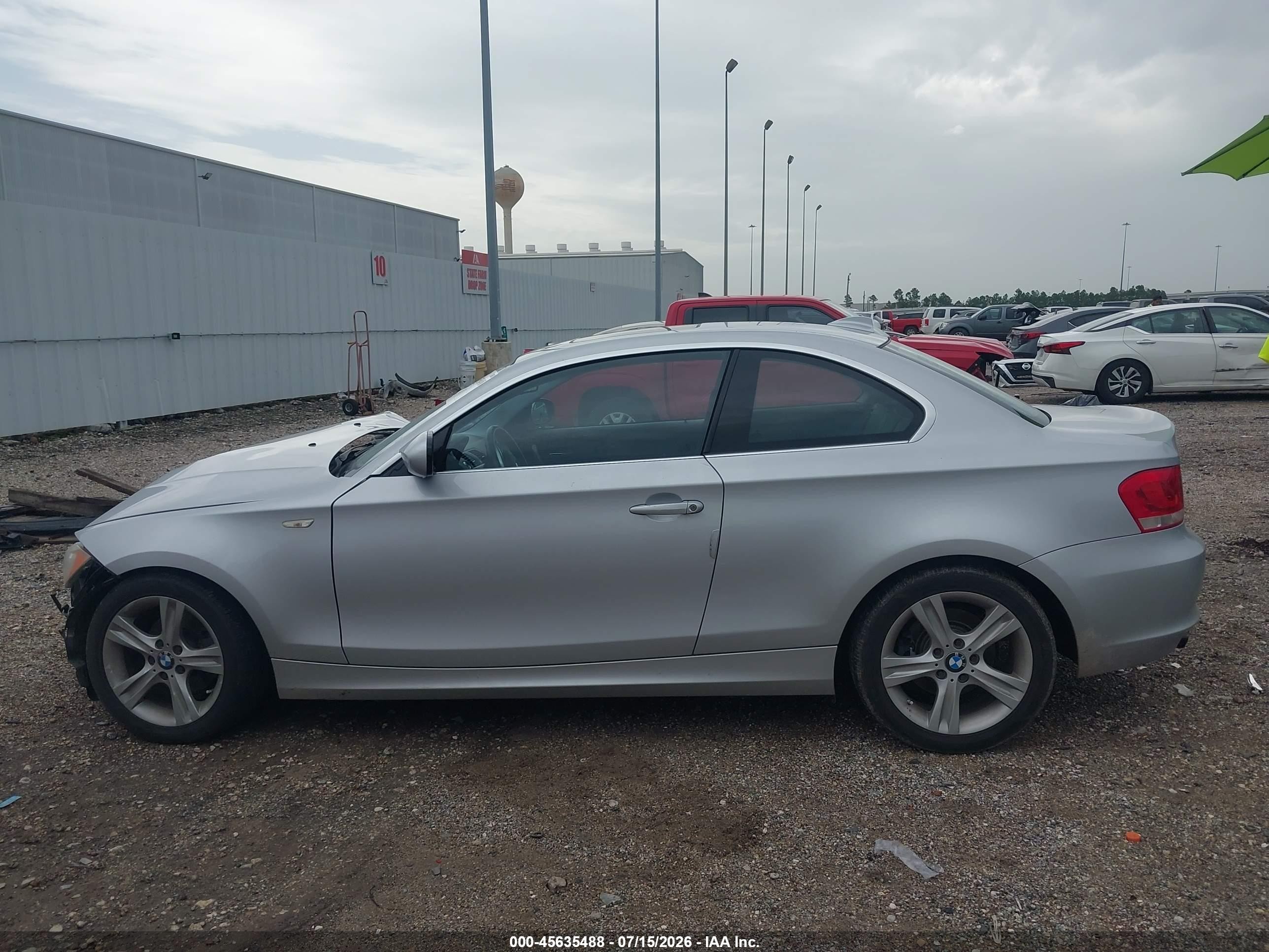 2013 Bmw 128i   Silver vin: WBAUP7C5XDVP24376