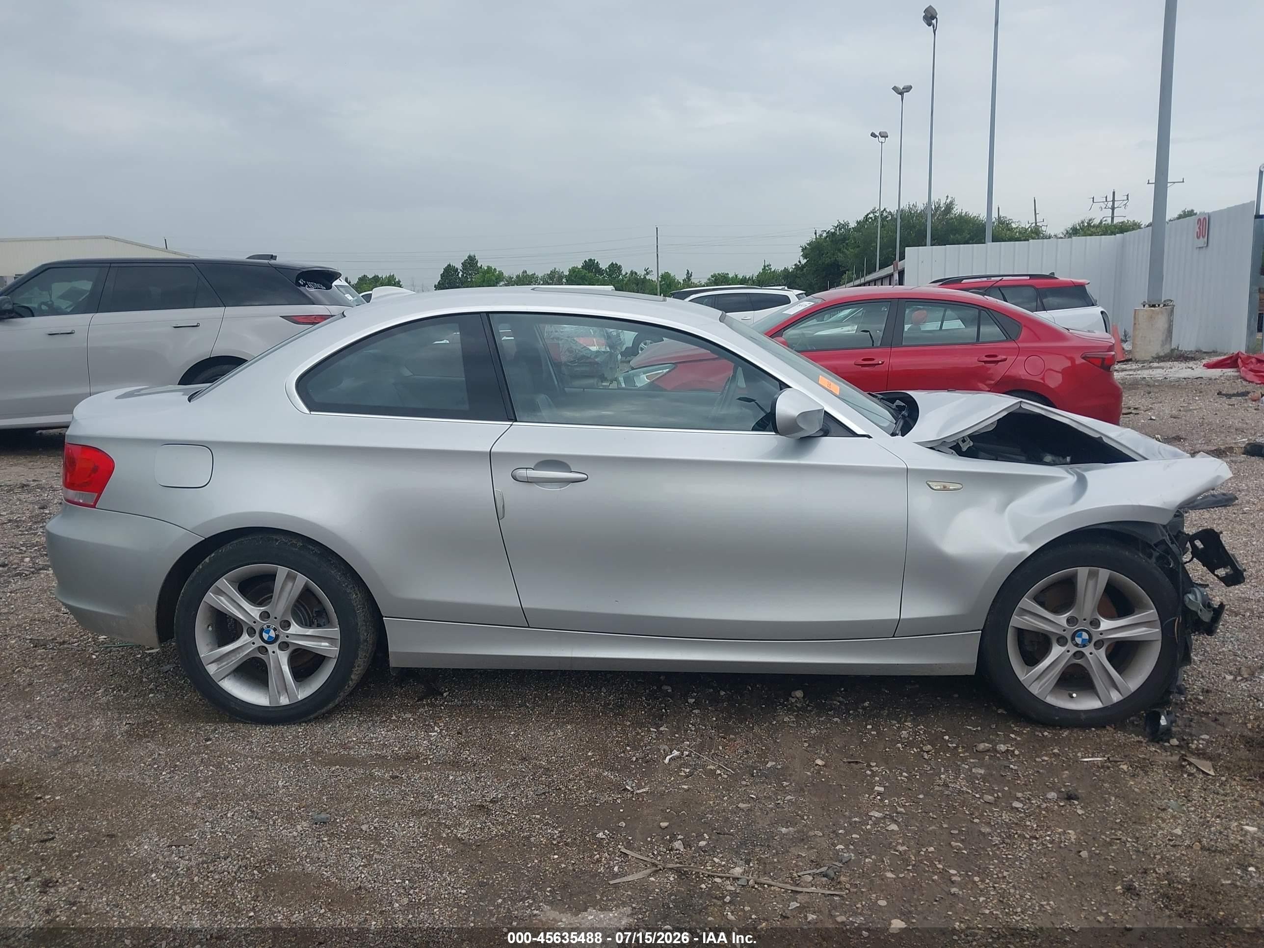 2013 Bmw 128i   Silver vin: WBAUP7C5XDVP24376