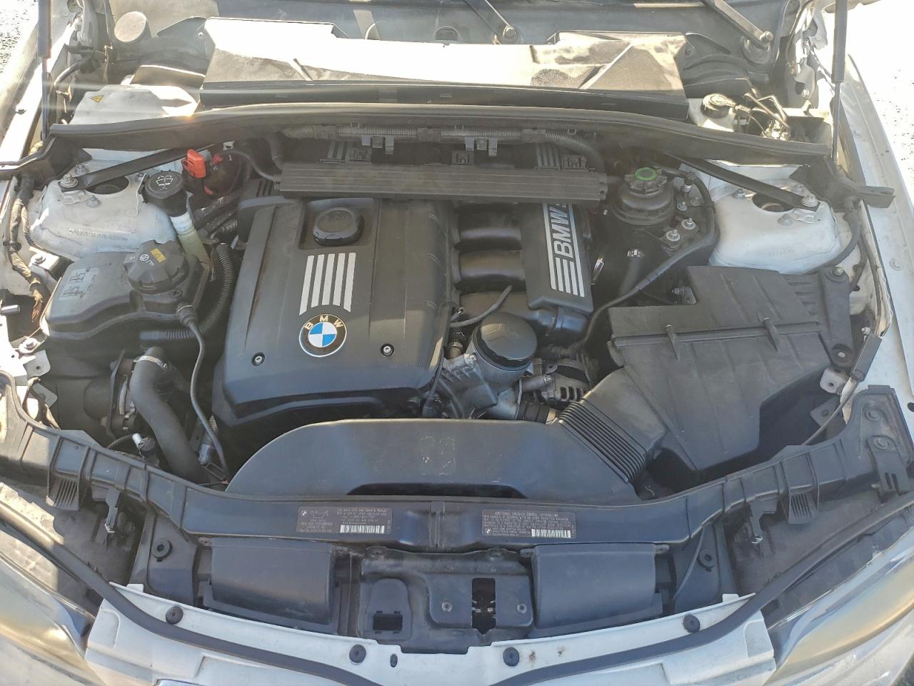2009 Bmw 128 I White vin: WBAUP93519VF49201