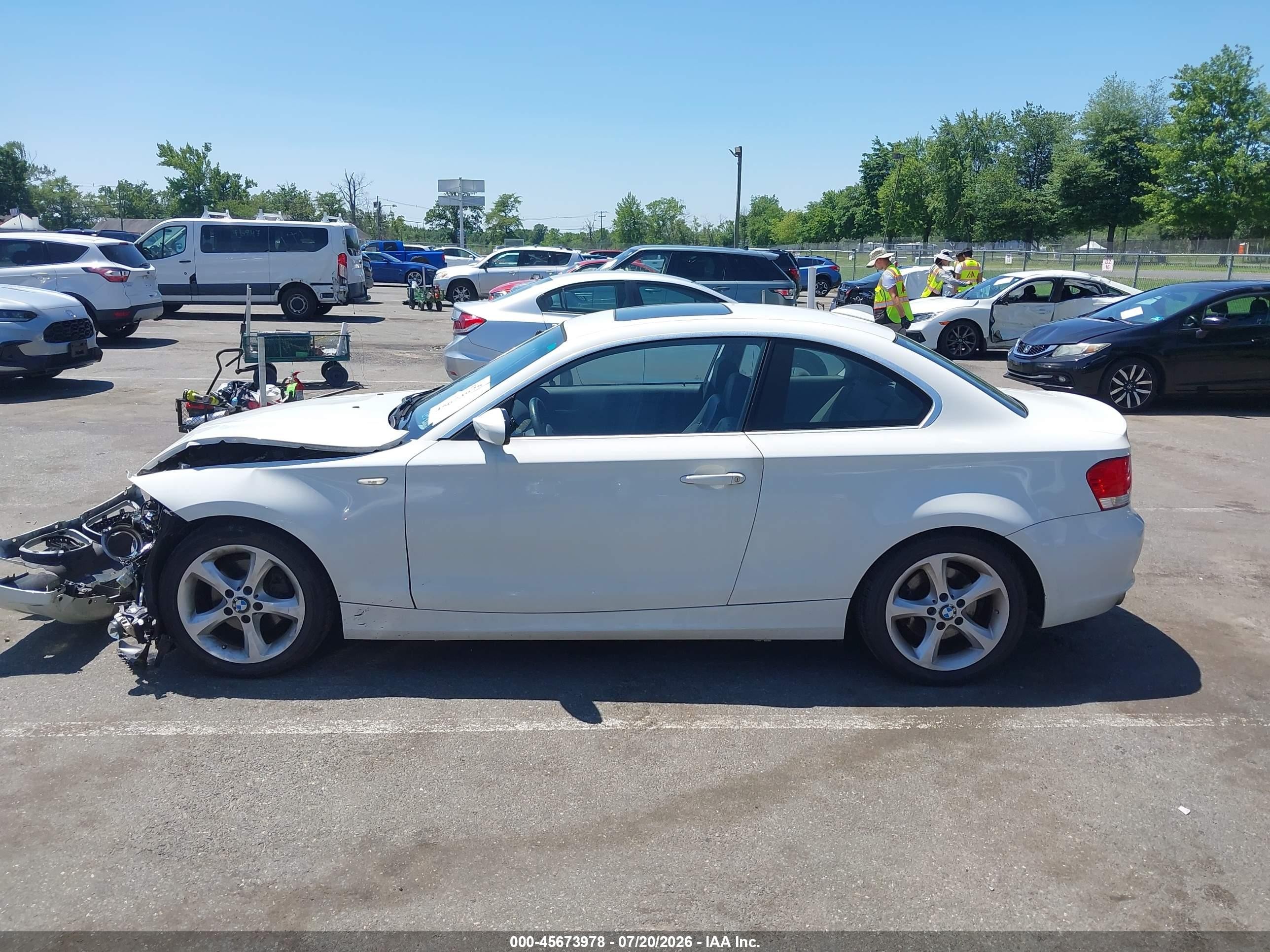 2009 Bmw 128i White vin: WBAUP93529VF48218