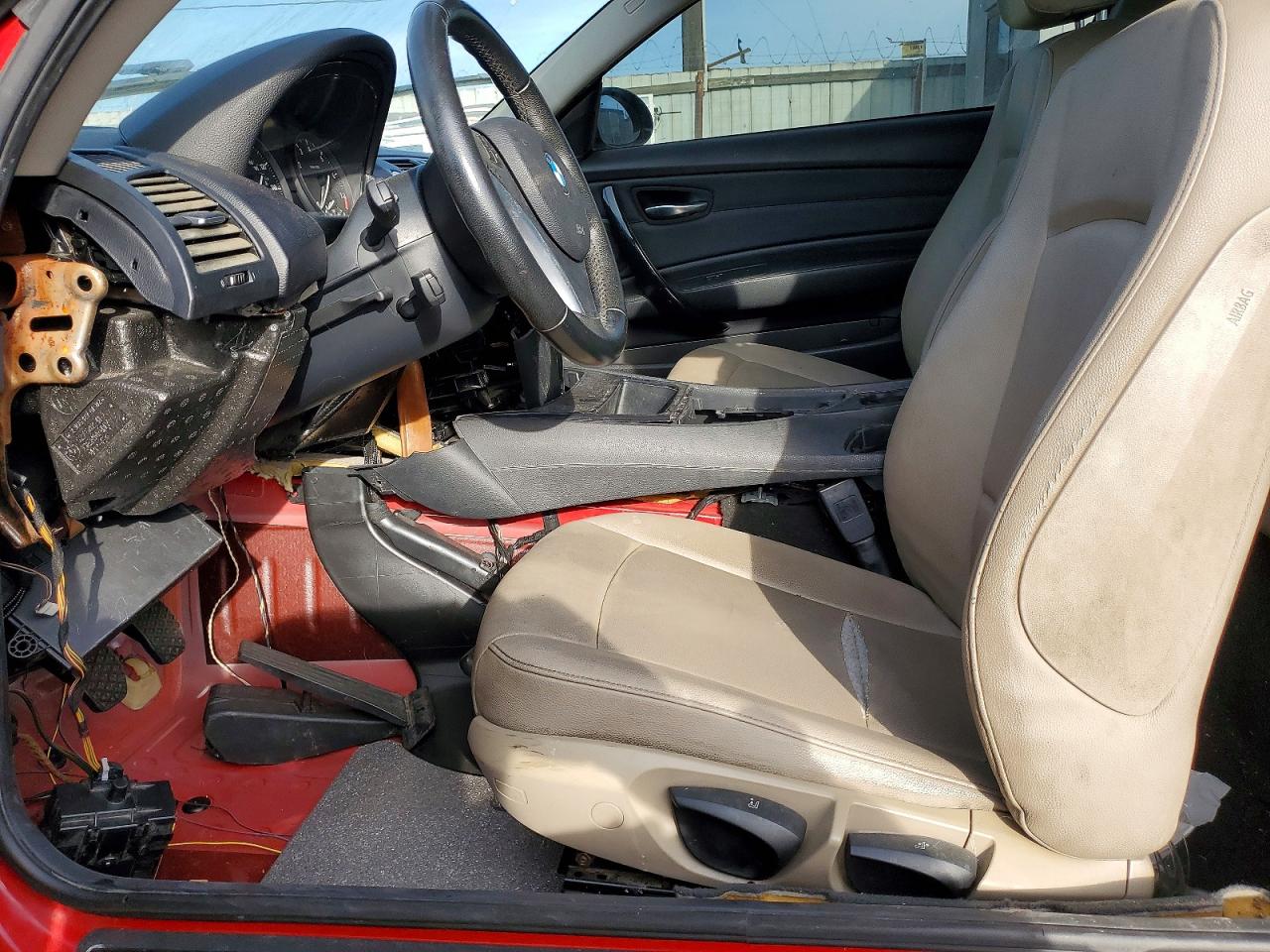 2009 Bmw 128 I Red vin: WBAUP93529VF49305