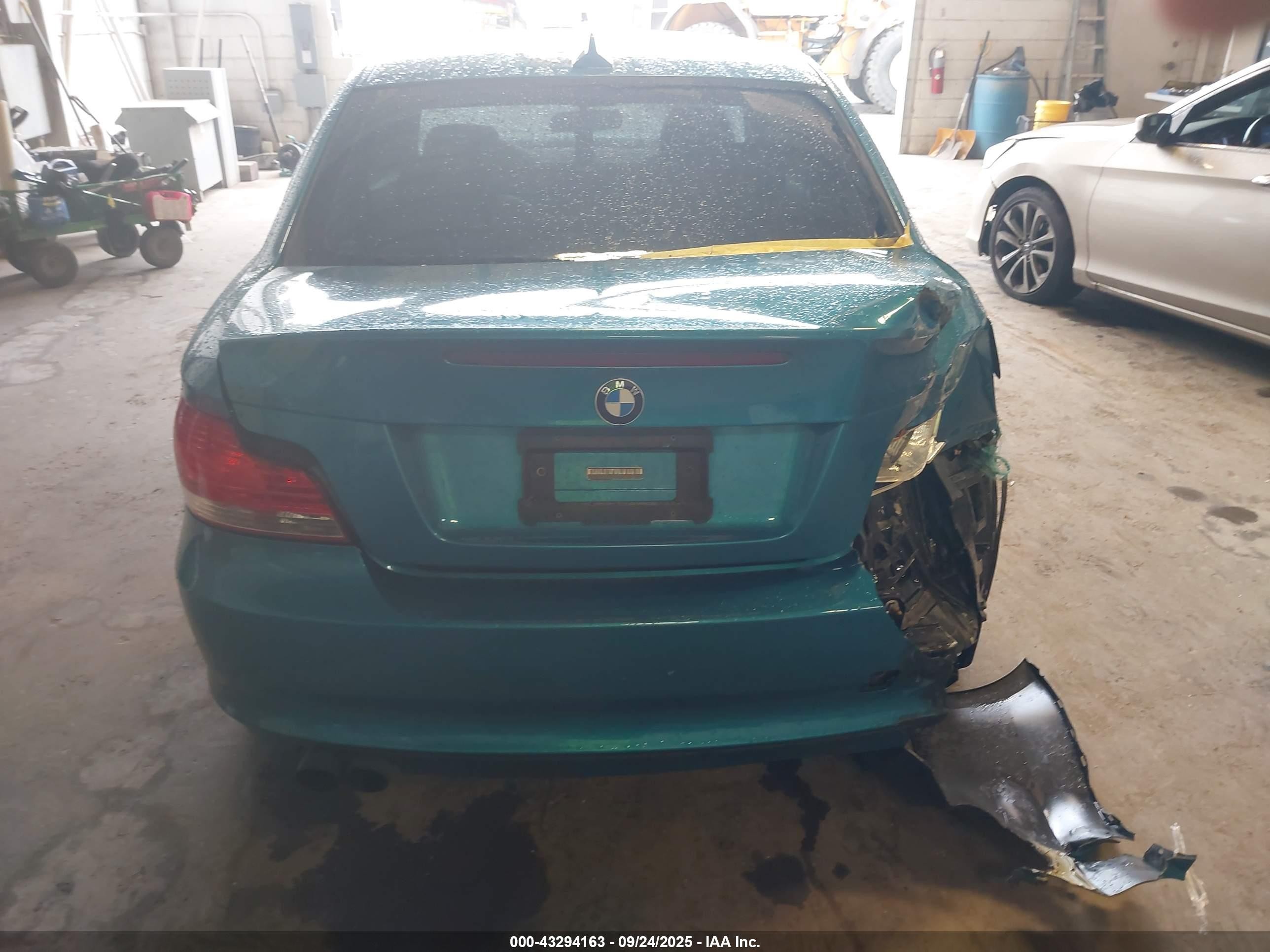 2009 Bmw 128i   Бирюзовый vin: WBAUP93539VF48972
