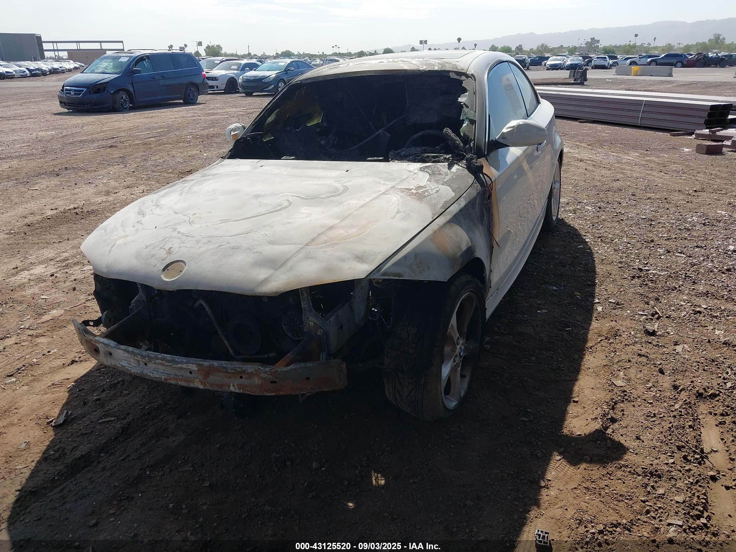 2009 Bmw 128i   White vin: WBAUP93559VF48178