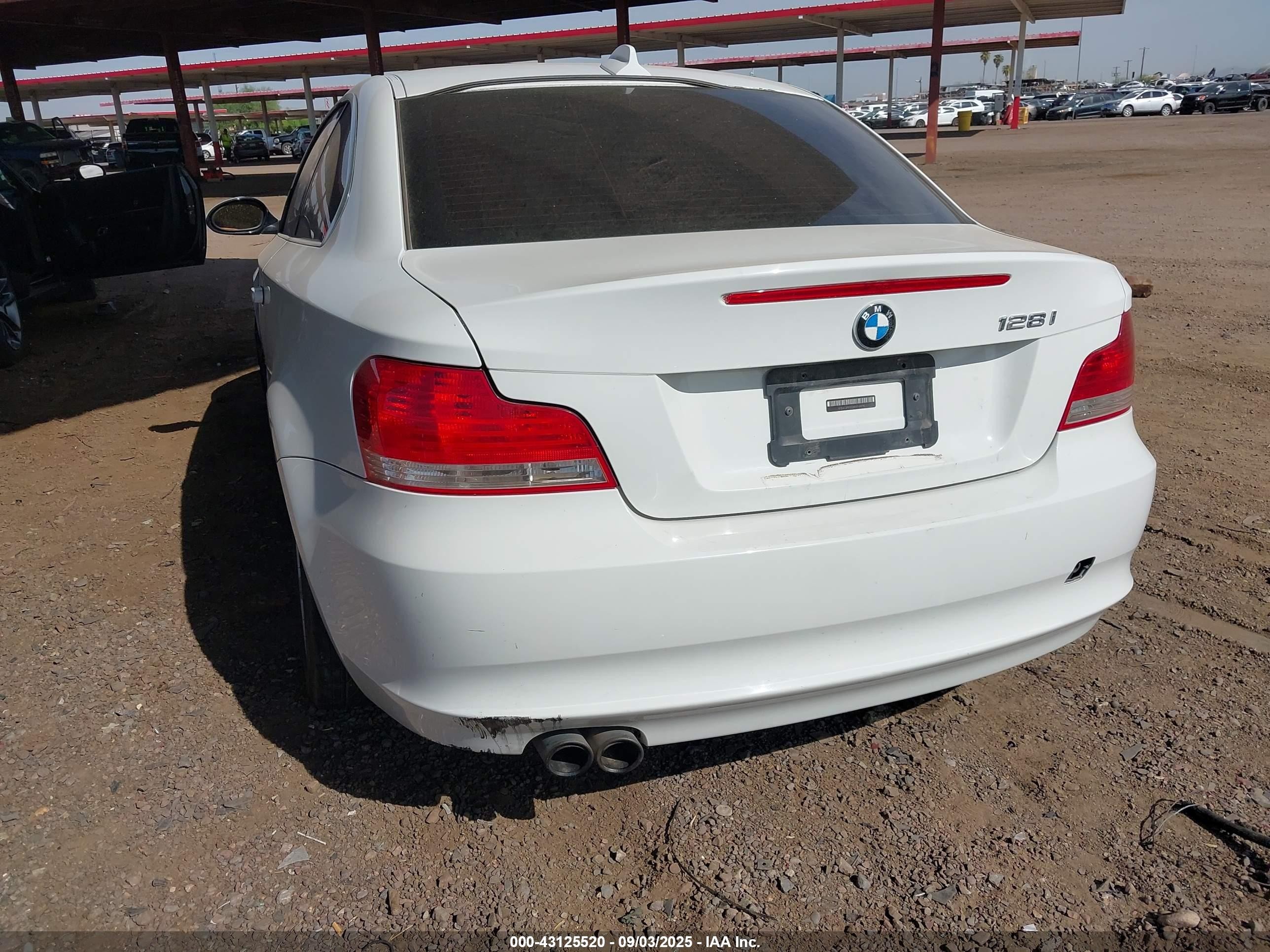 2009 Bmw 128i   White vin: WBAUP93559VF48178