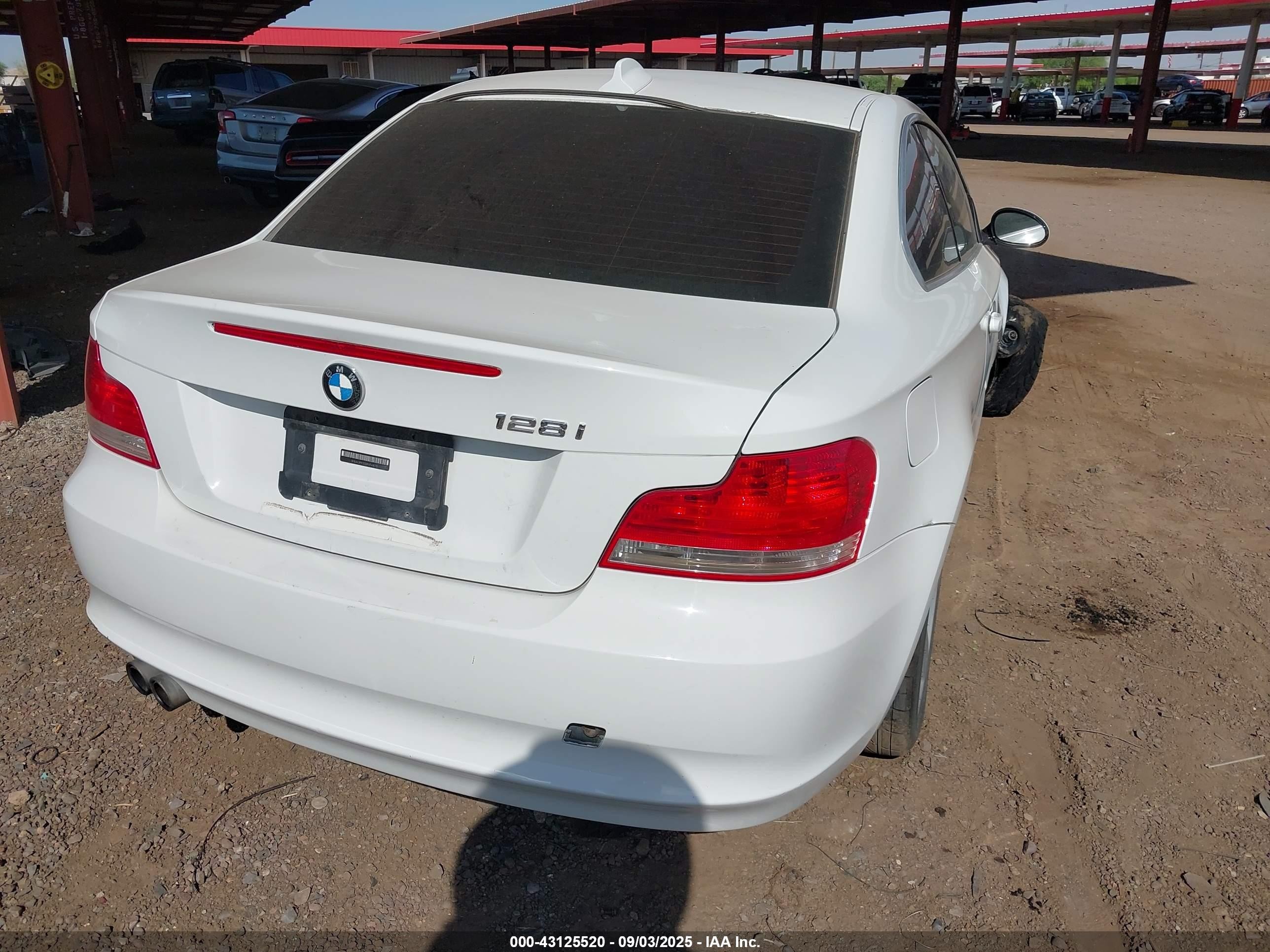 2009 Bmw 128i   White vin: WBAUP93559VF48178