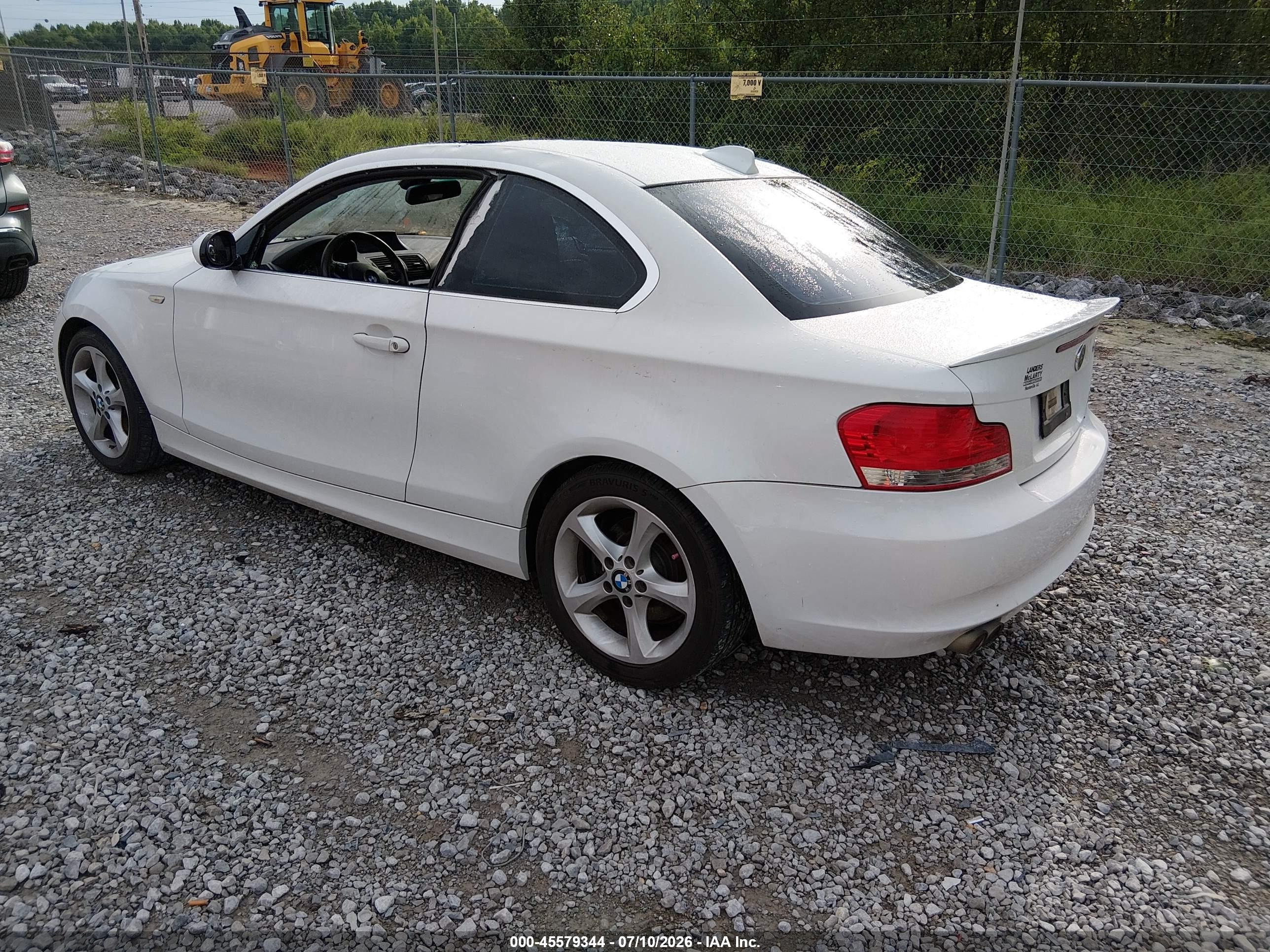 2009 Bmw 128i   Белый vin: WBAUP93589VF48319