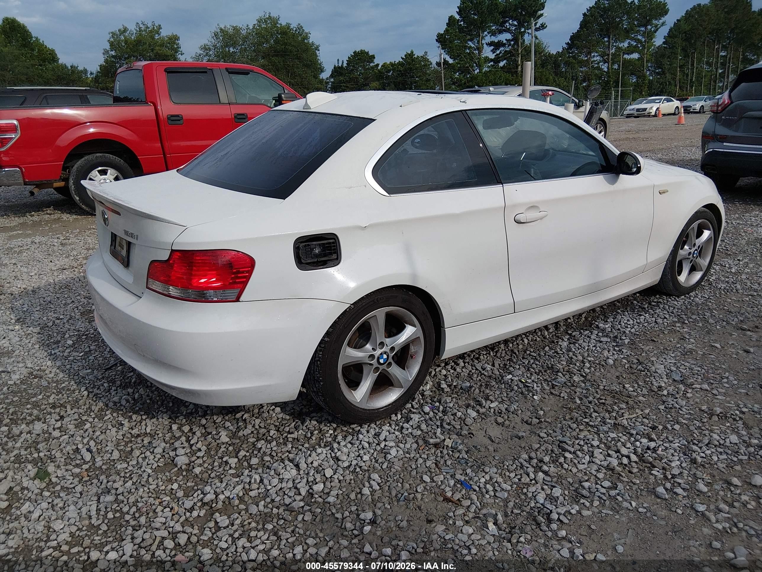 2009 Bmw 128i   Белый vin: WBAUP93589VF48319