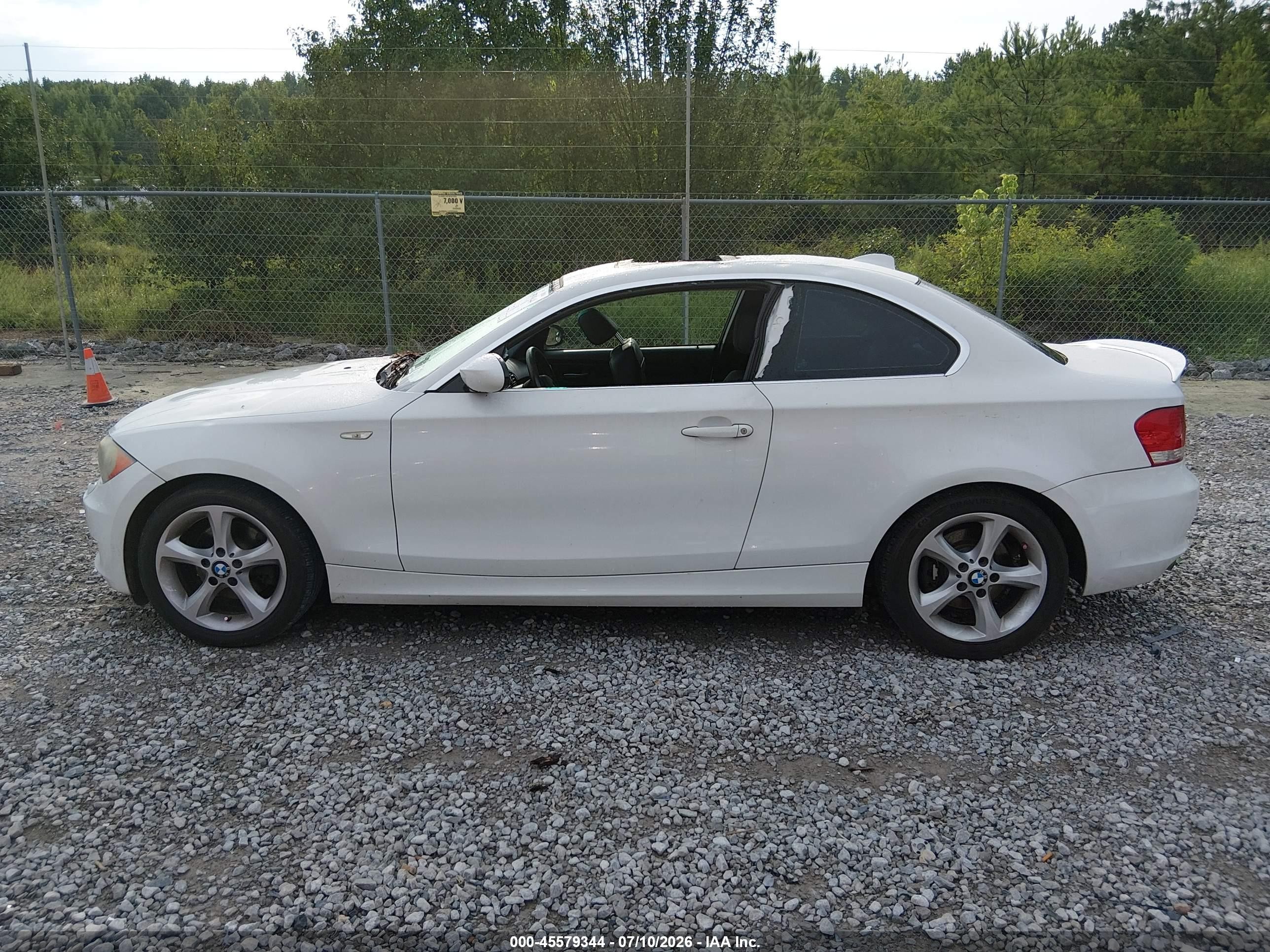 2009 Bmw 128i   Белый vin: WBAUP93589VF48319