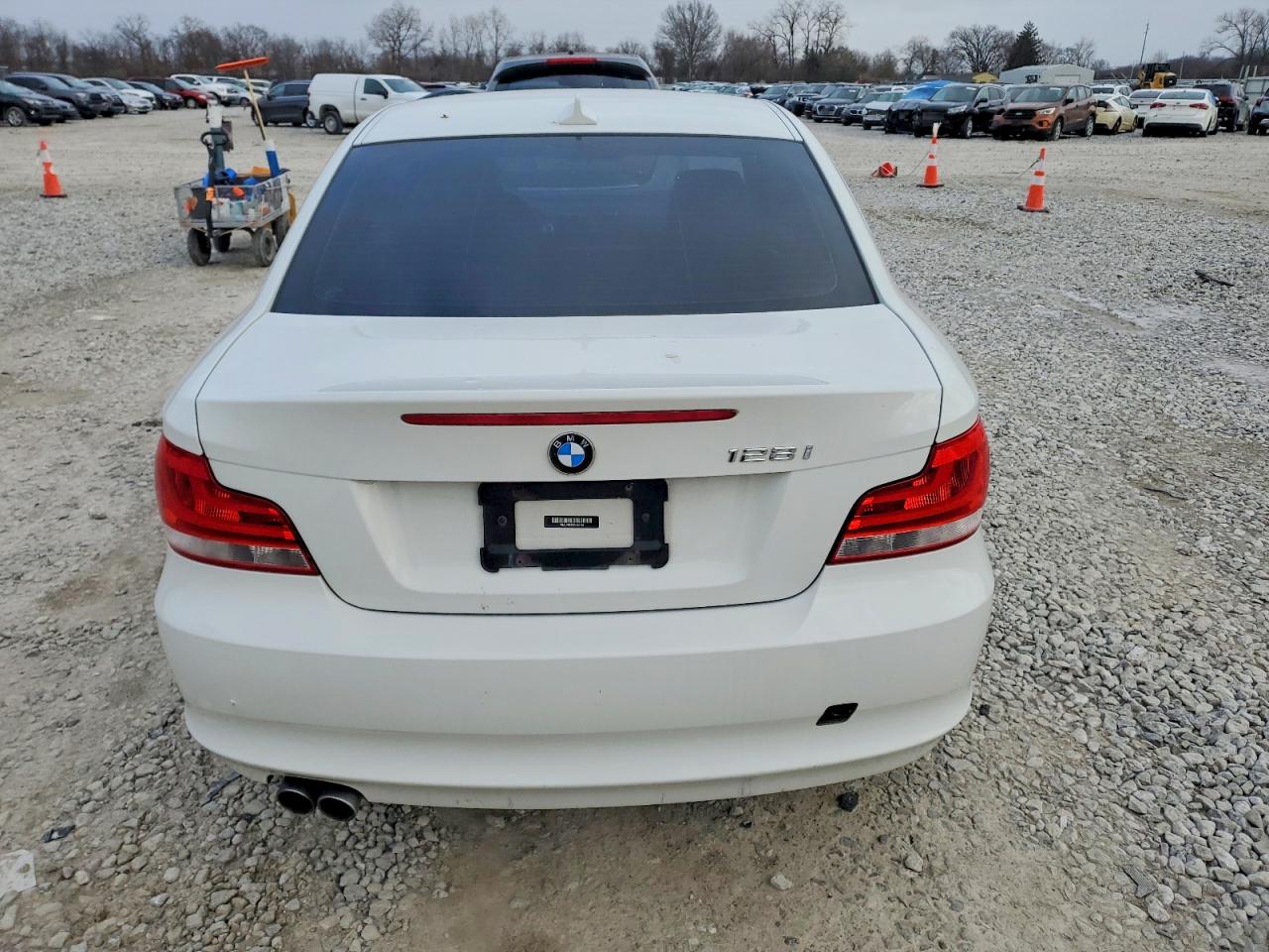 2012 Bmw 128 I Белый vin: WBAUP9C50CVL91101
