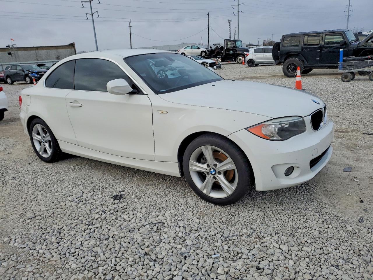 2012 Bmw 128 I Белый vin: WBAUP9C50CVL91101