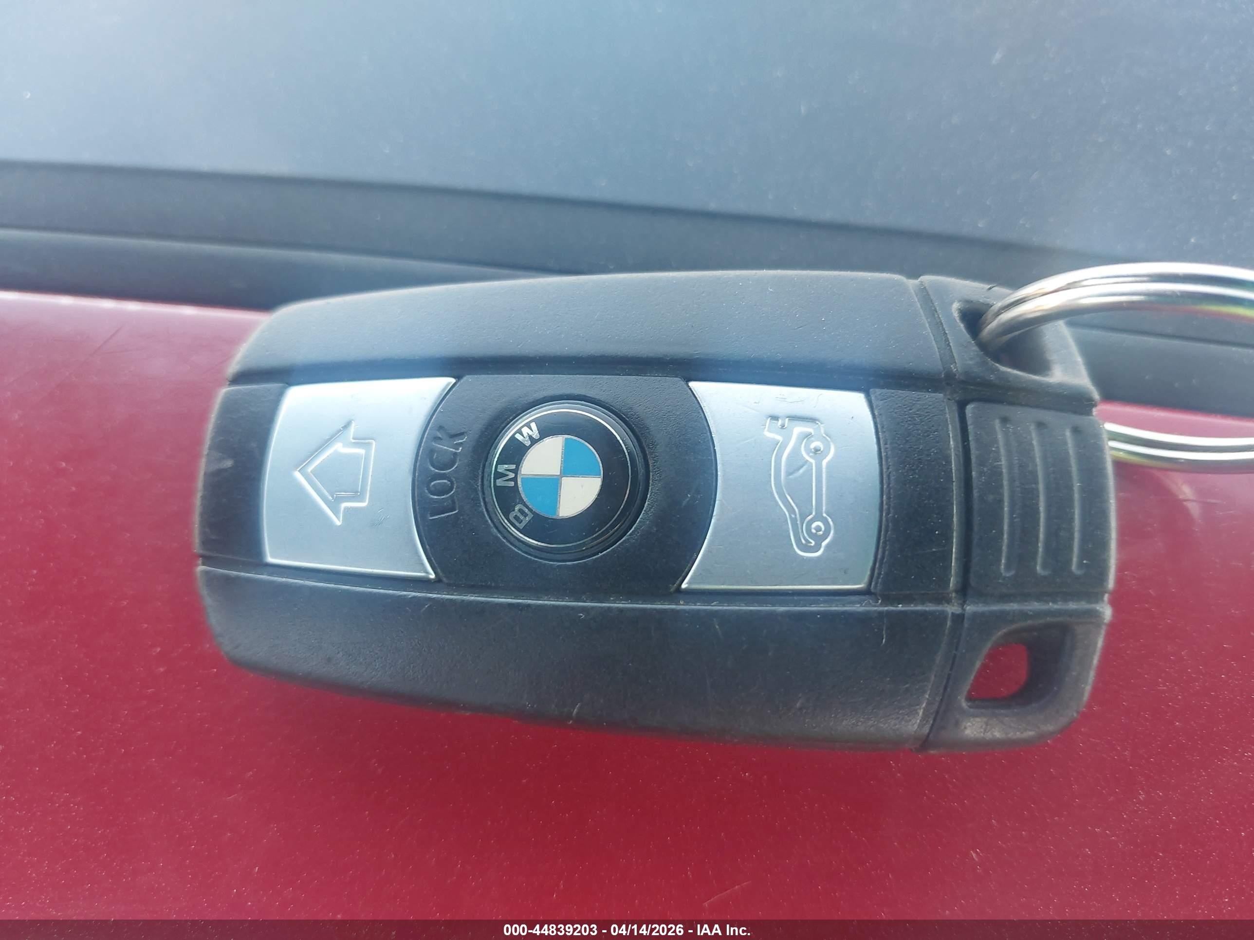 2010 Bmw 128i   Red vin: WBAUP9C51AVF49557