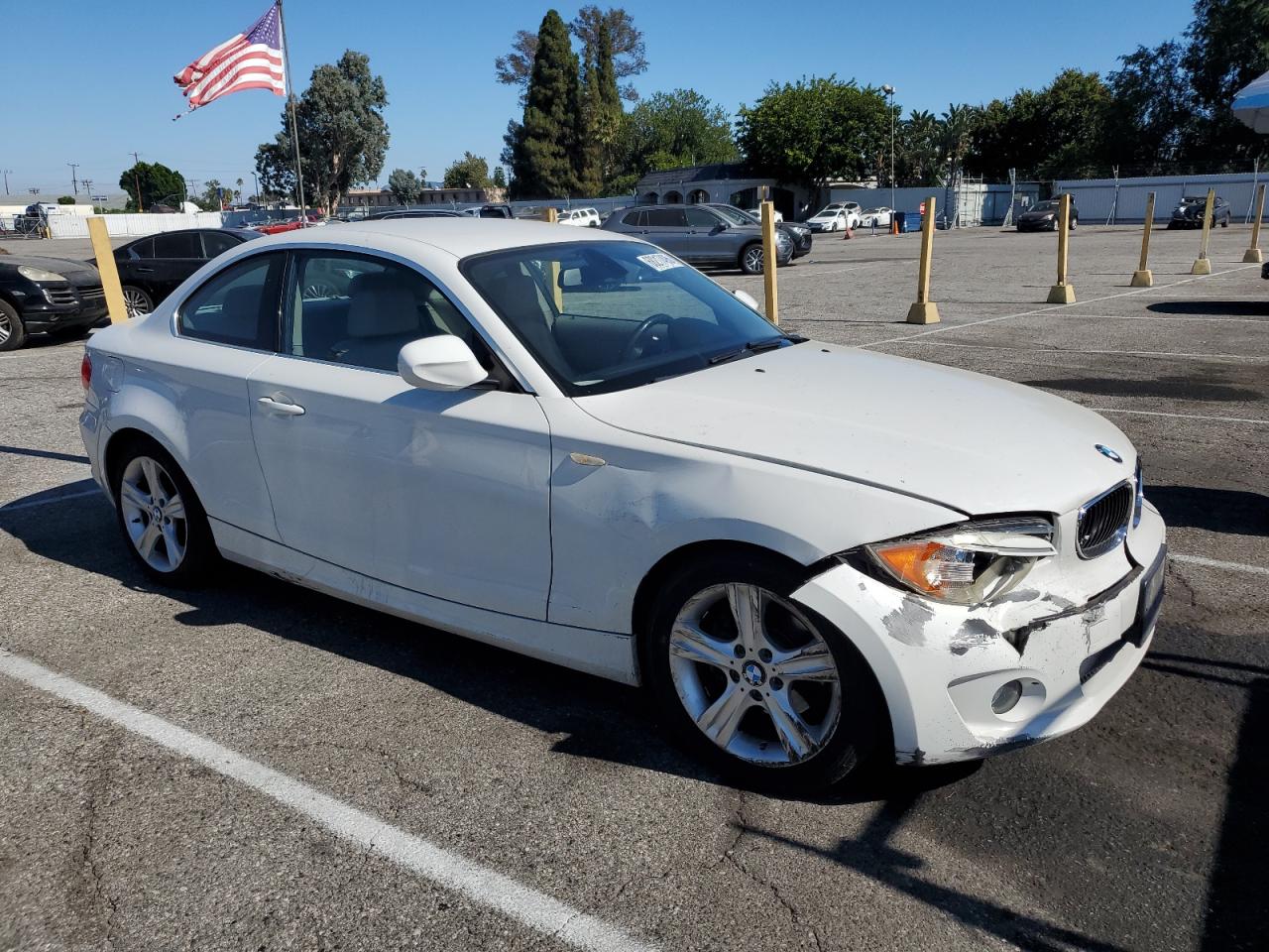 2012 Bmw 128 I   White vin: WBAUP9C52CVL91987