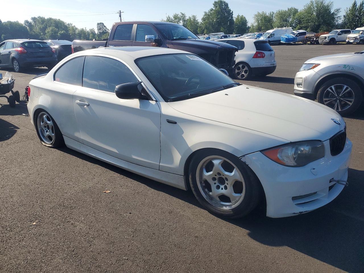 2010 Bmw 128 White vin: WBAUP9C54AVL89283