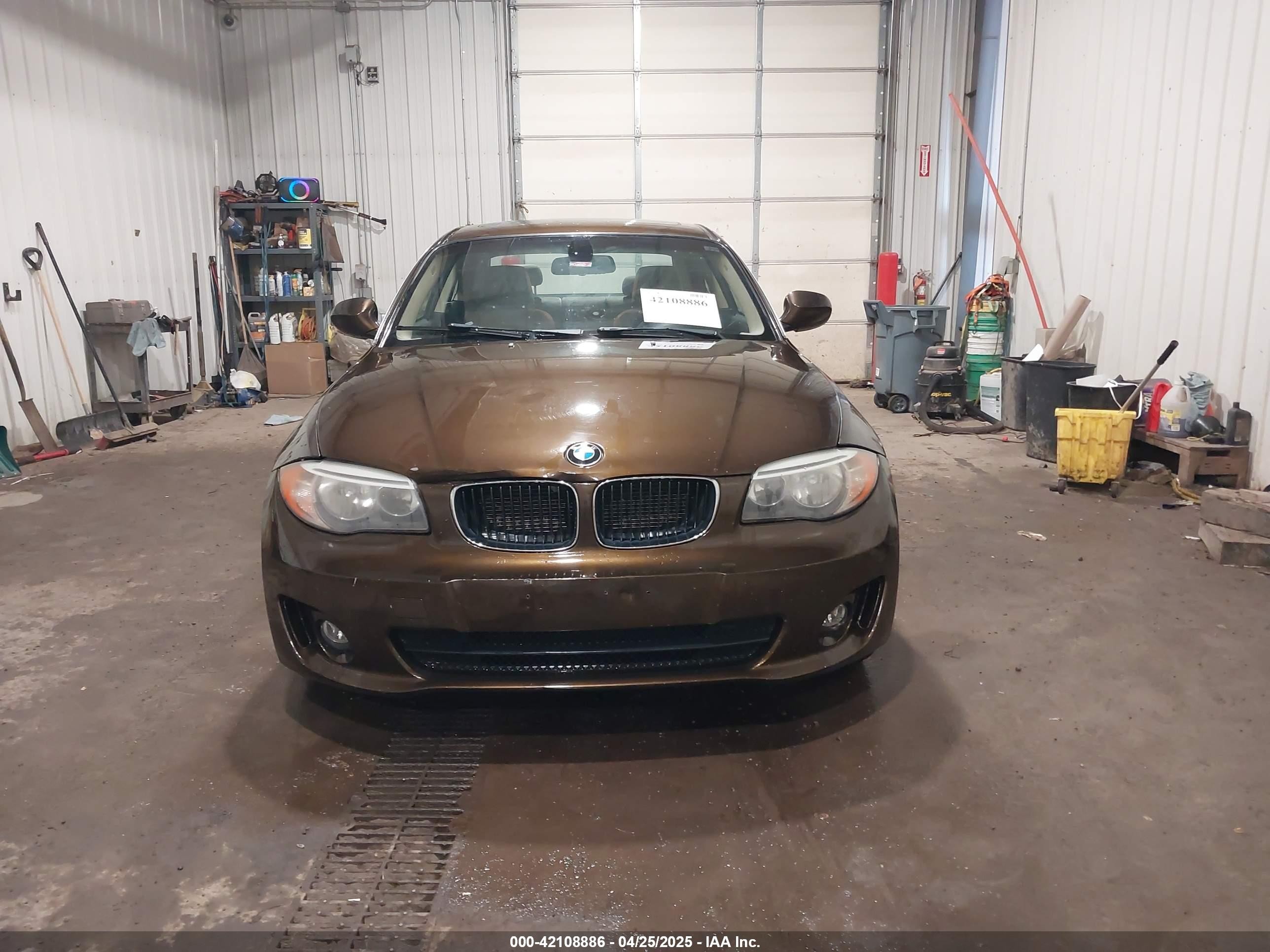 2012 Bmw 128i   Коричневый vin: WBAUP9C54CVL90999