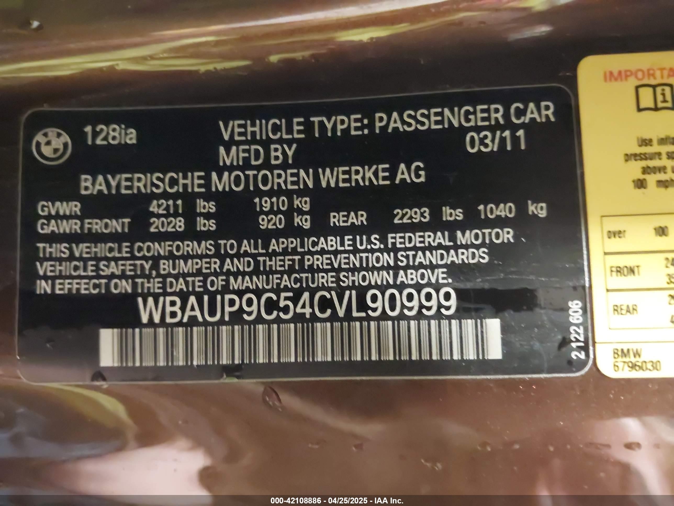 2012 Bmw 128i   Коричневый vin: WBAUP9C54CVL90999
