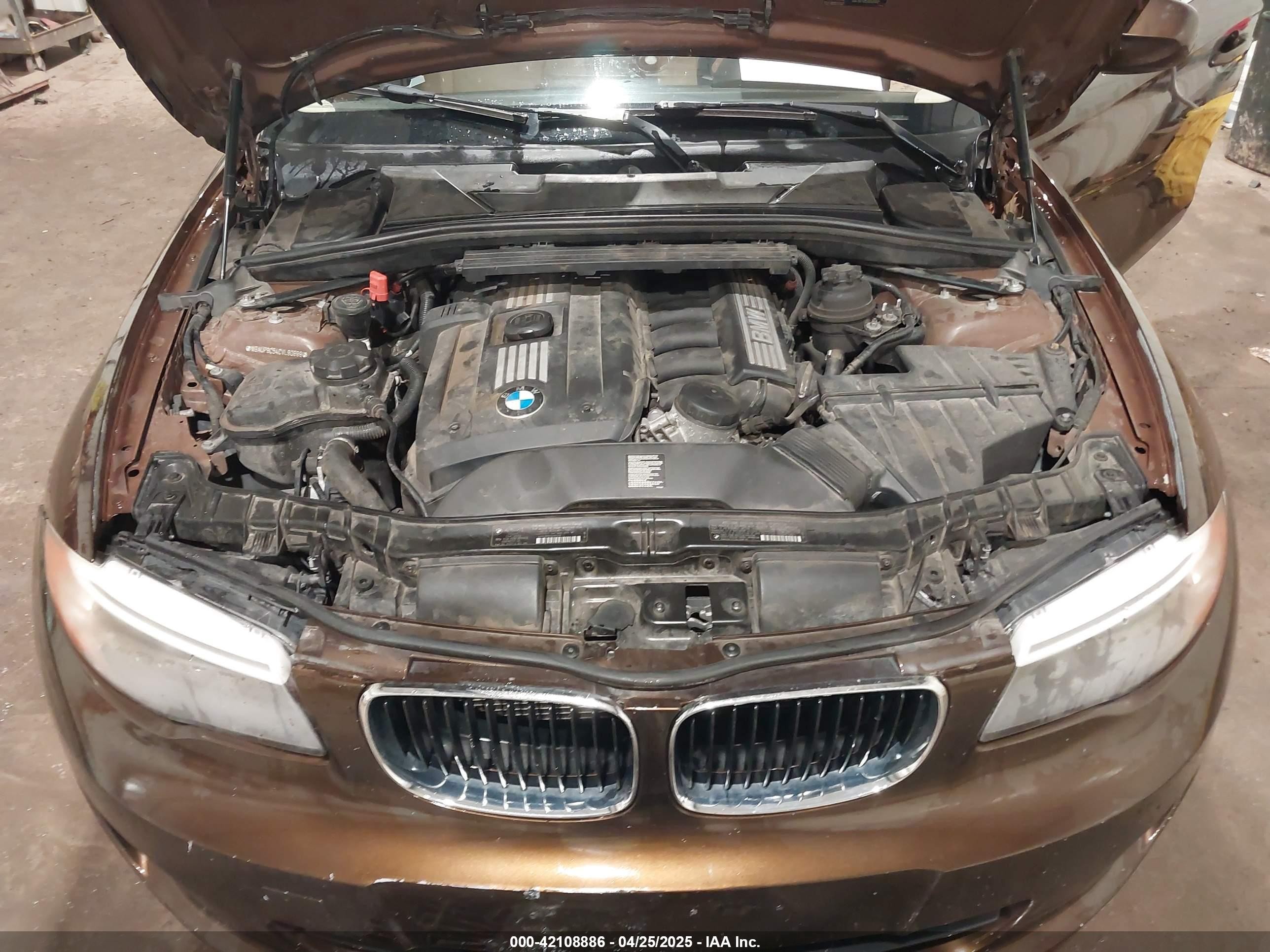 2012 Bmw 128i   Коричневый vin: WBAUP9C54CVL90999