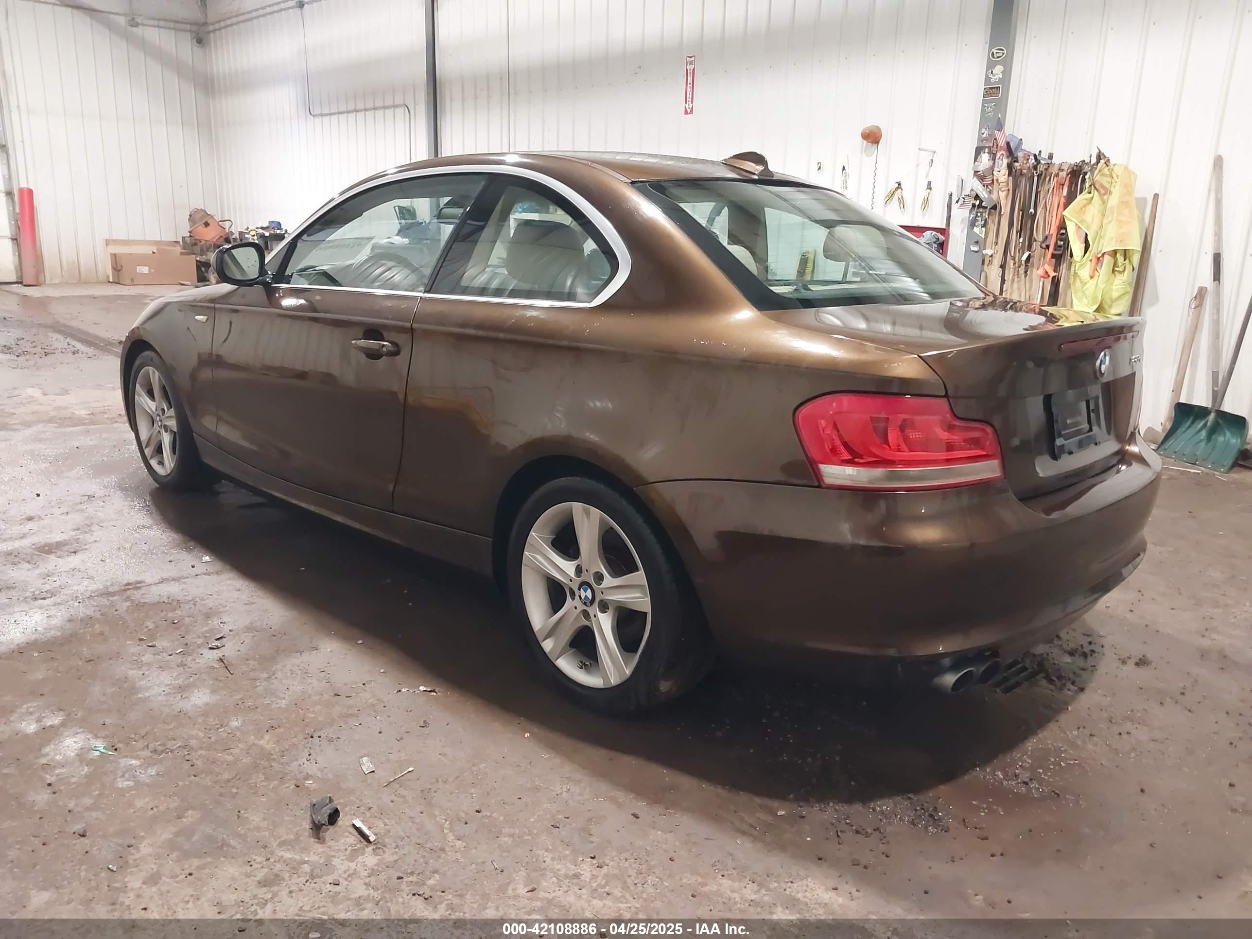 2012 Bmw 128i   Коричневый vin: WBAUP9C54CVL90999