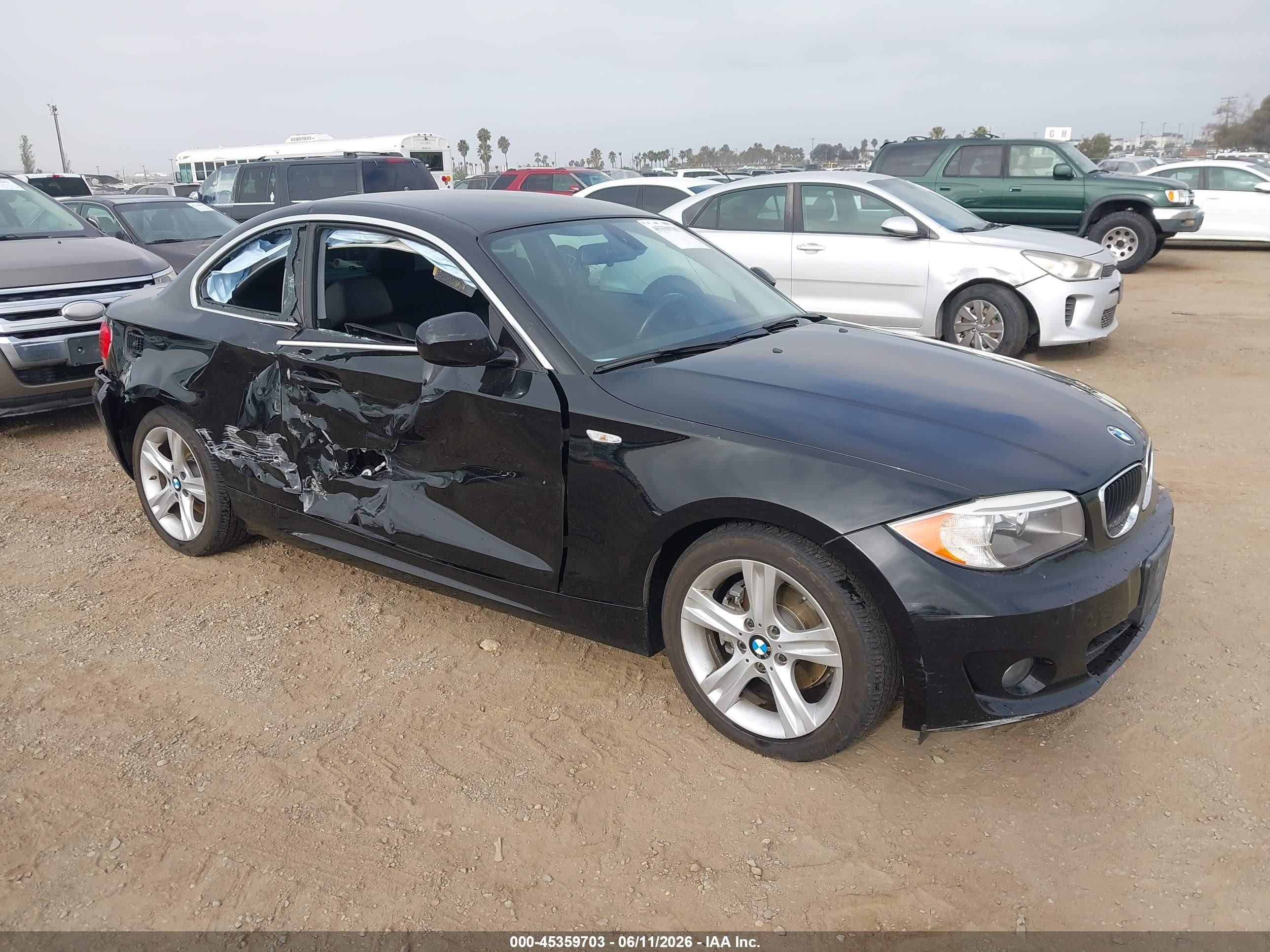 2012 Bmw 128i   Черный vin: WBAUP9C54CVL91988