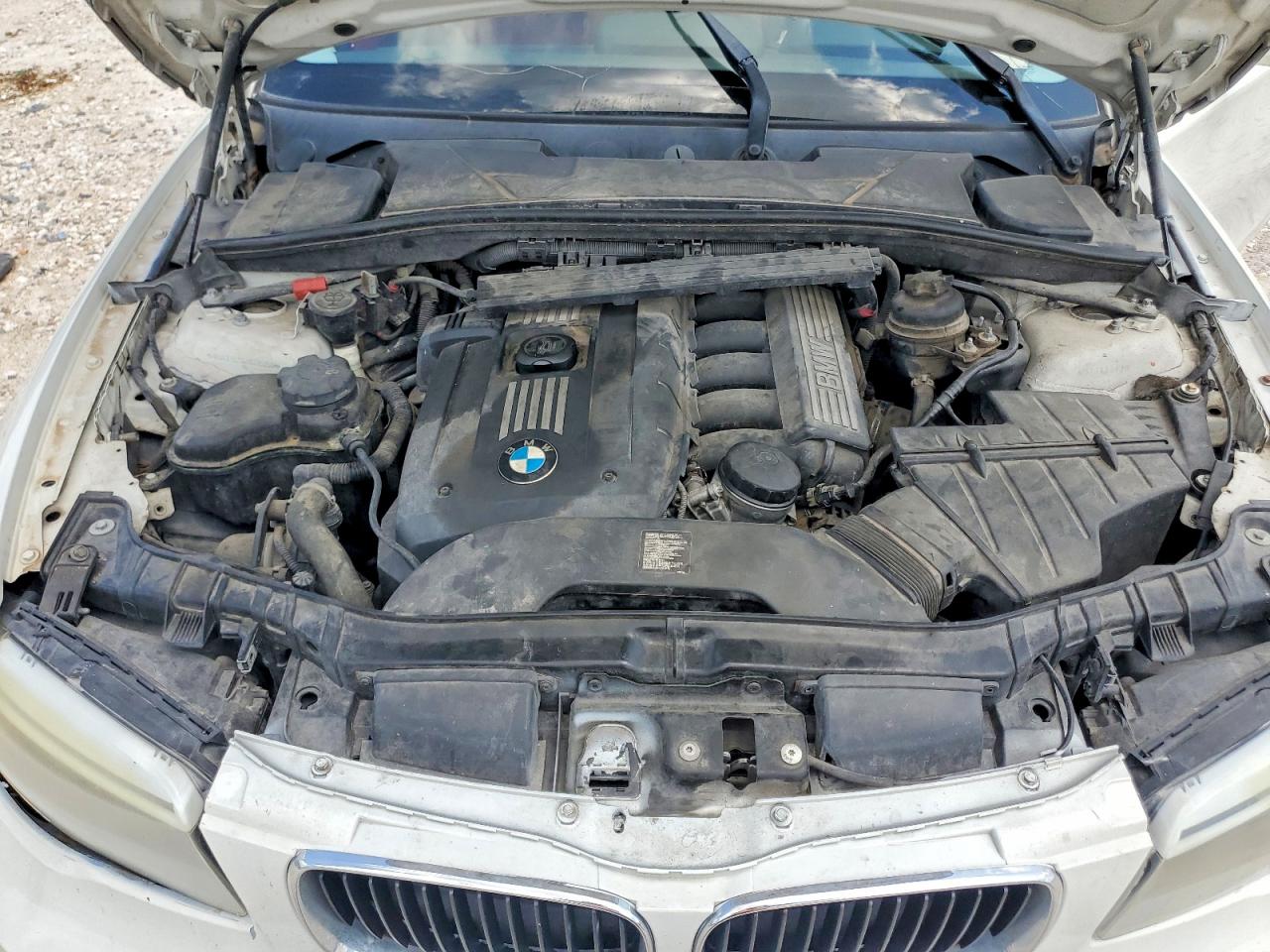 2013 Bmw 128 I White vin: WBAUP9C54DVS95358
