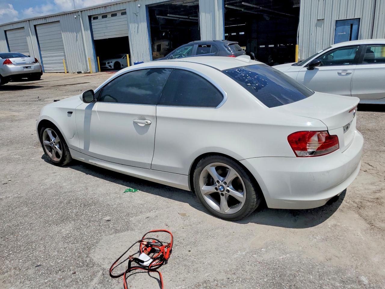 2011 Bmw 128 I White vin: WBAUP9C55BVL90282