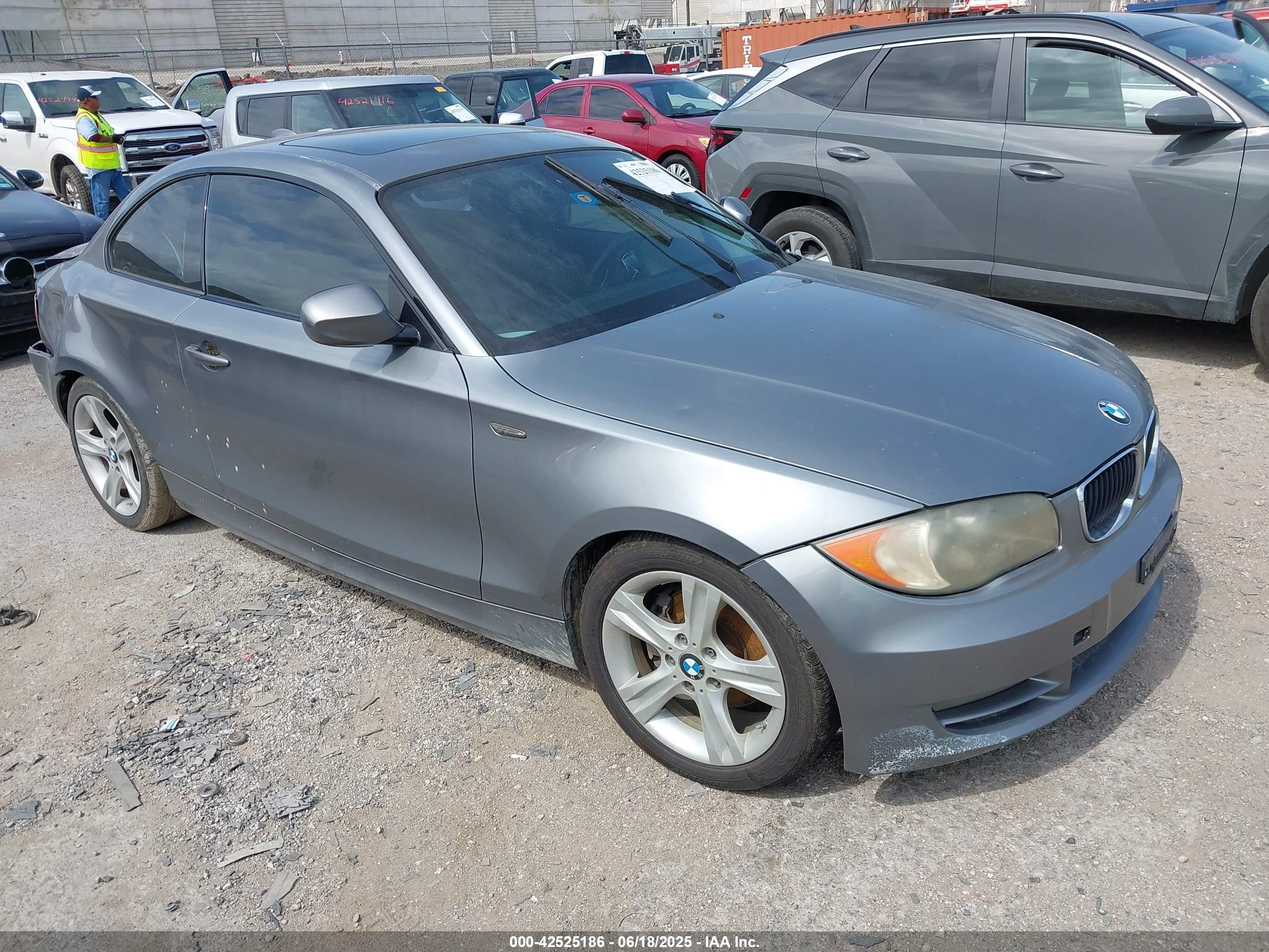 2010 Bmw 128i   Gray vin: WBAUP9C56AVF49473