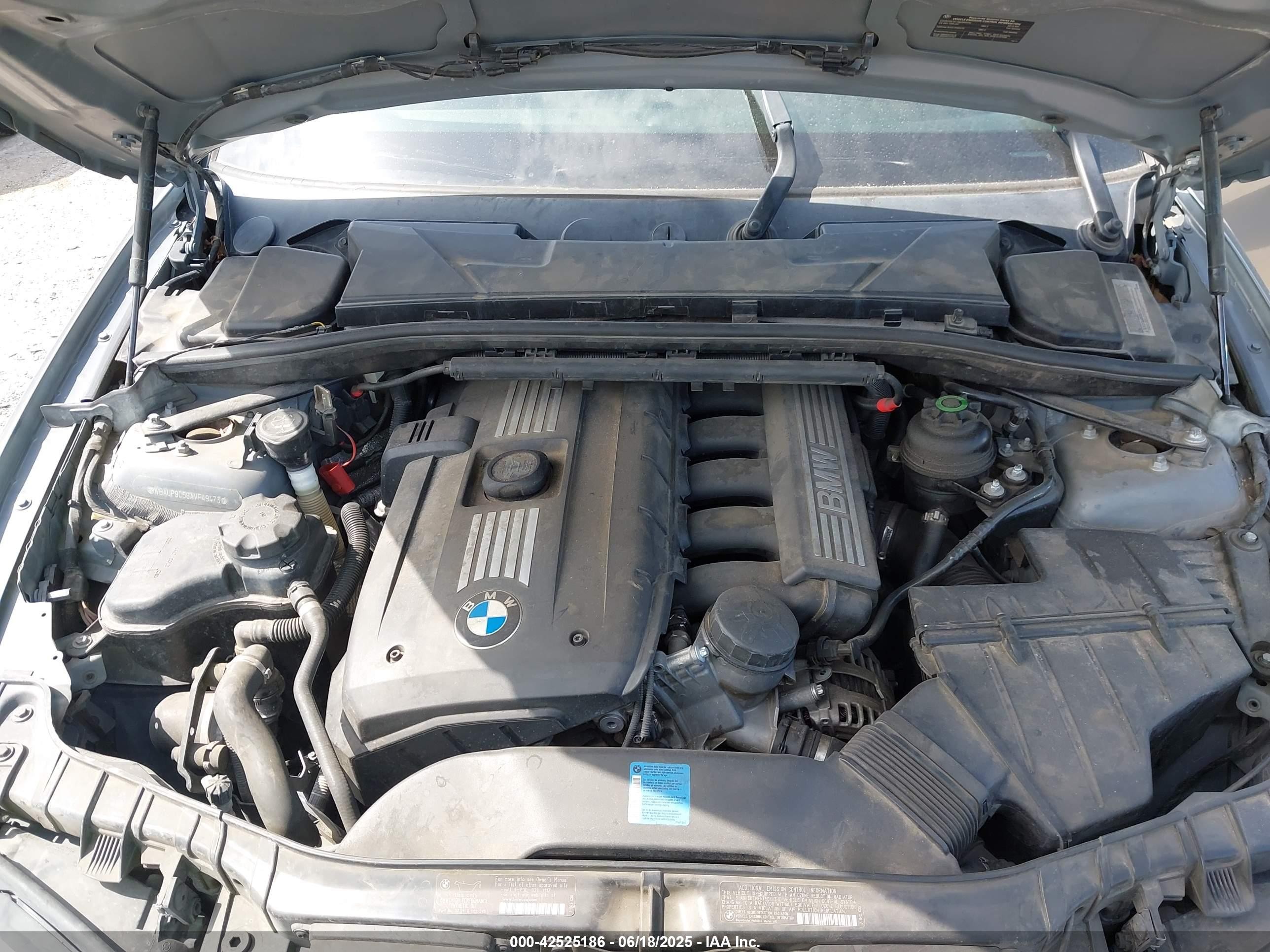 2010 Bmw 128i   Серый vin: WBAUP9C56AVF49473