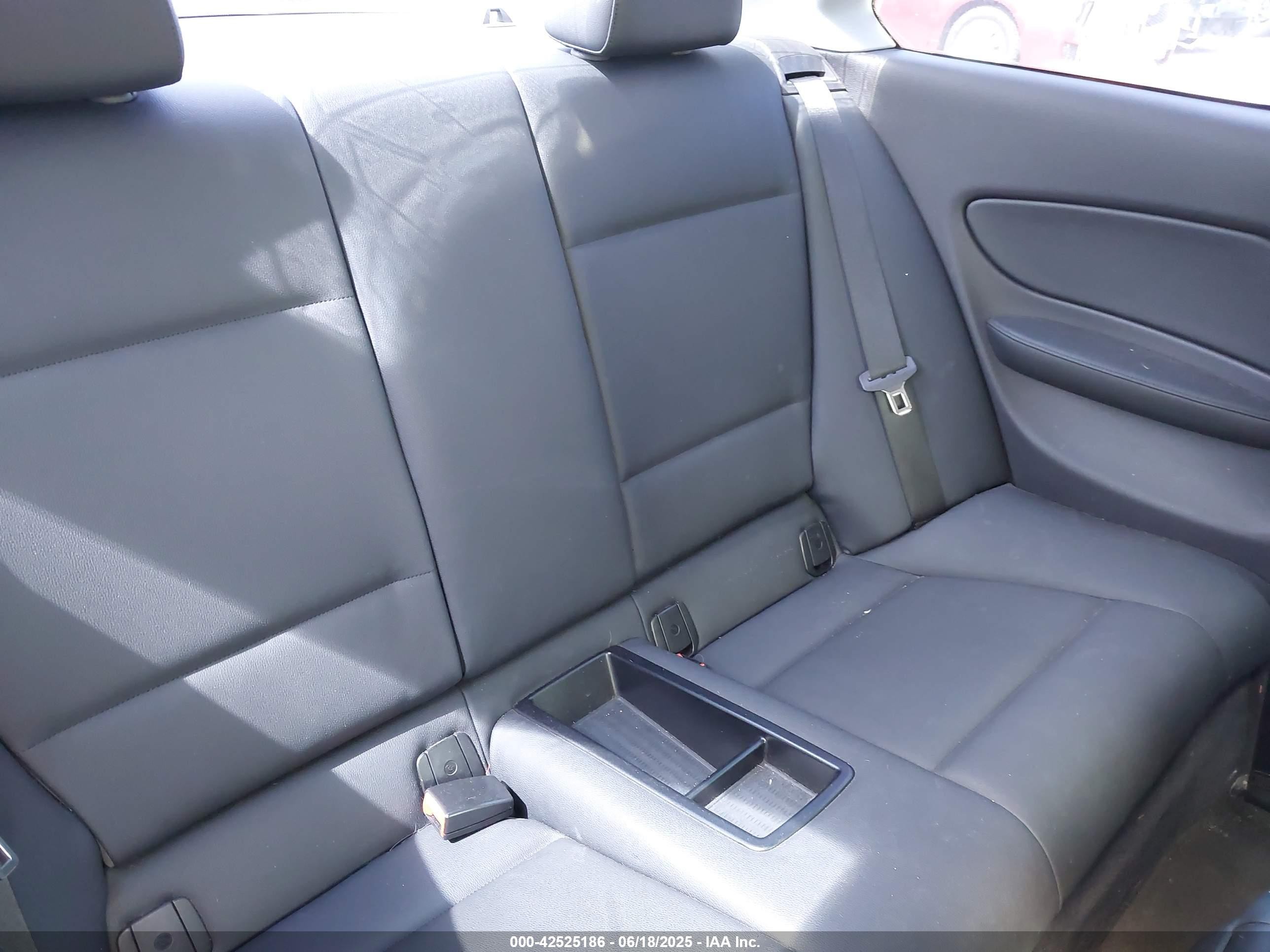 2010 Bmw 128i   Серый vin: WBAUP9C56AVF49473