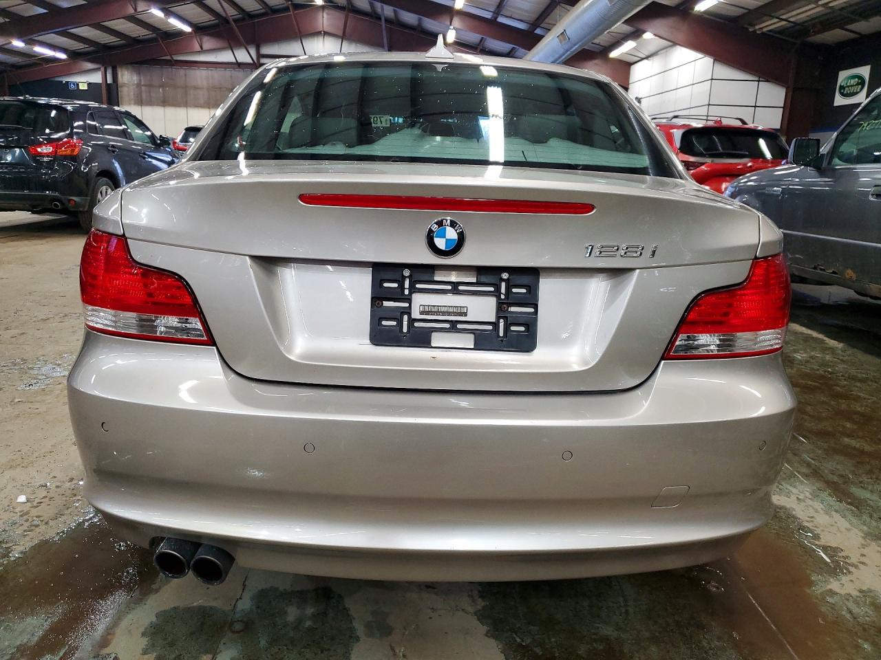 2011 Bmw 128 I Beige vin: WBAUP9C56BVL89626