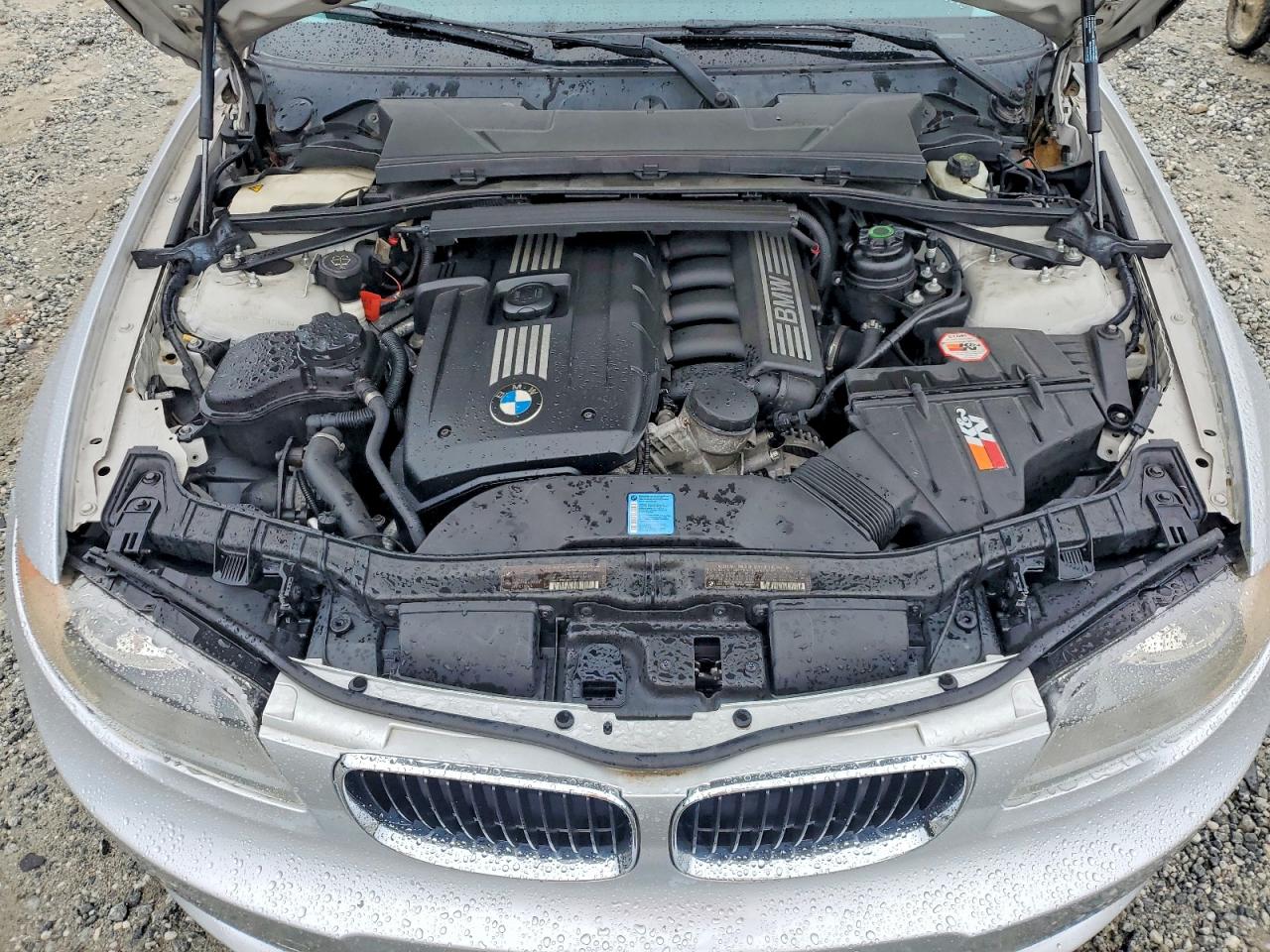 2010 Bmw 128 I Silver vin: WBAUP9C57AVF49403