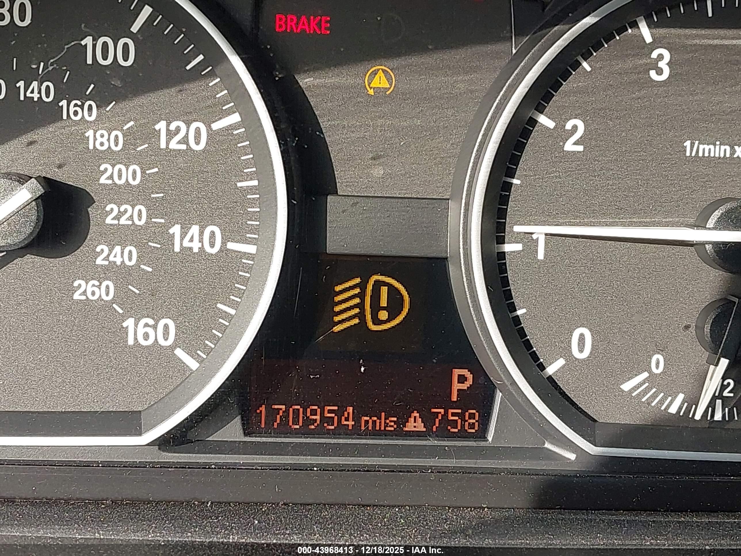 2010 Bmw 128i   Белый vin: WBAUP9C57AVL89133