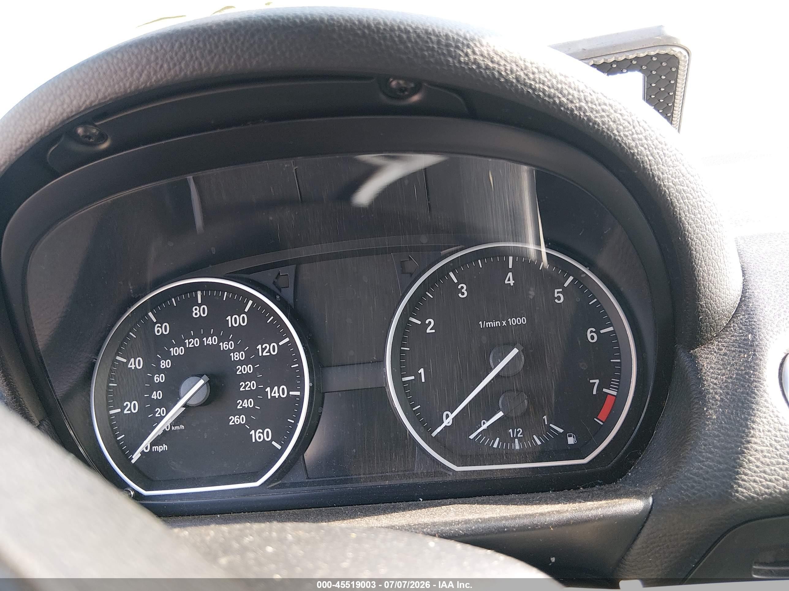 2012 Bmw 128i   Белый vin: WBAUP9C57CVL91144