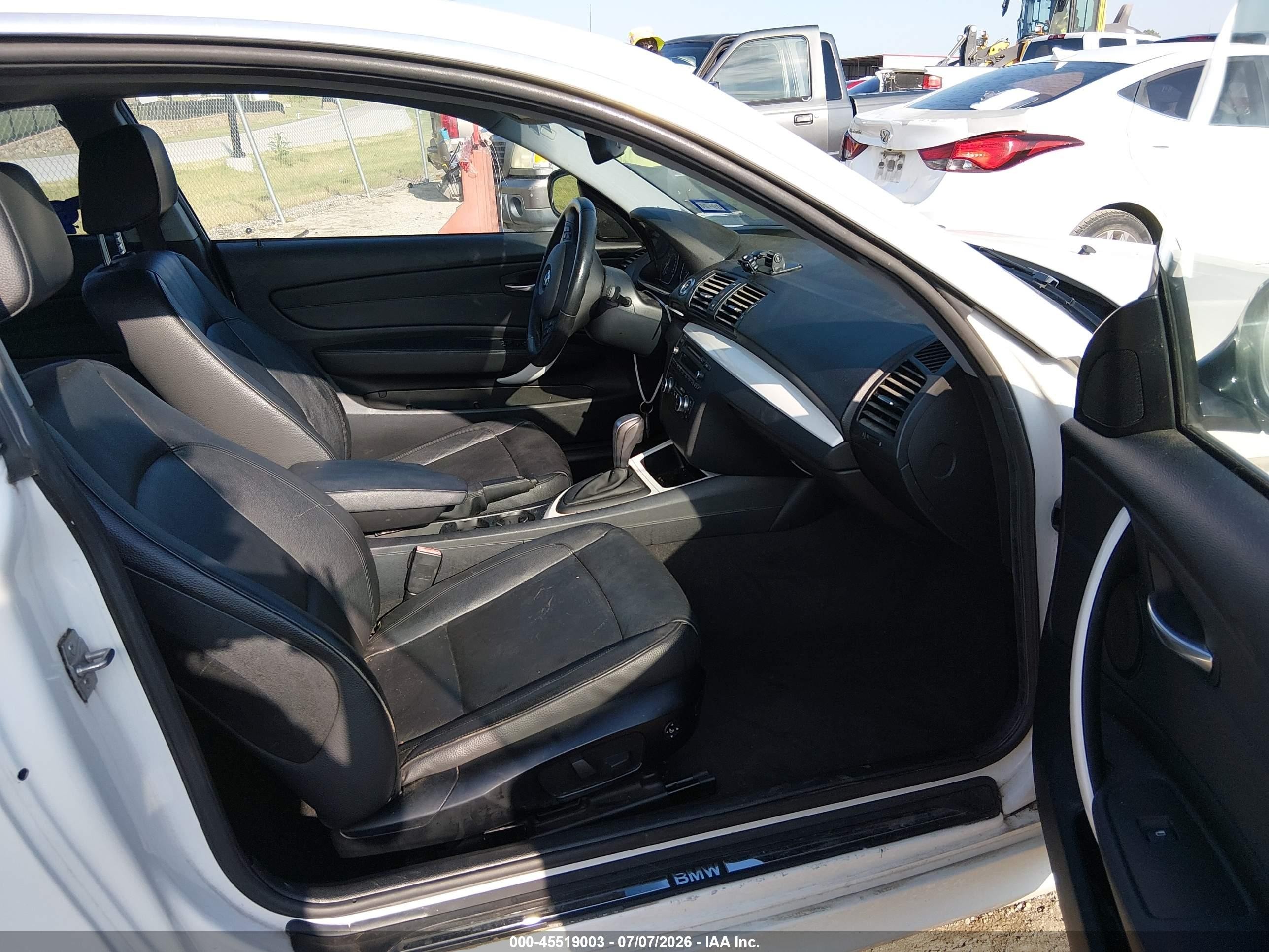 2012 Bmw 128i   Белый vin: WBAUP9C57CVL91144