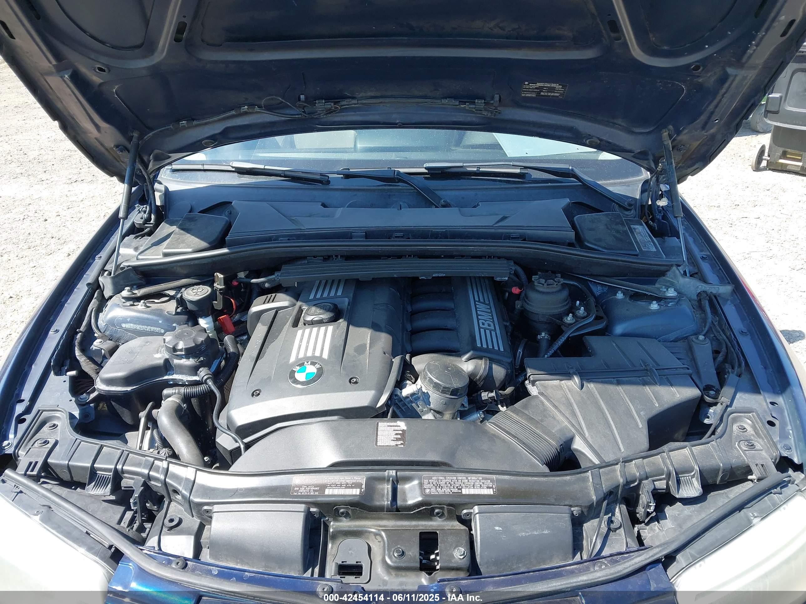 2012 Bmw 128i   Dark Blue vin: WBAUP9C57CVL91385