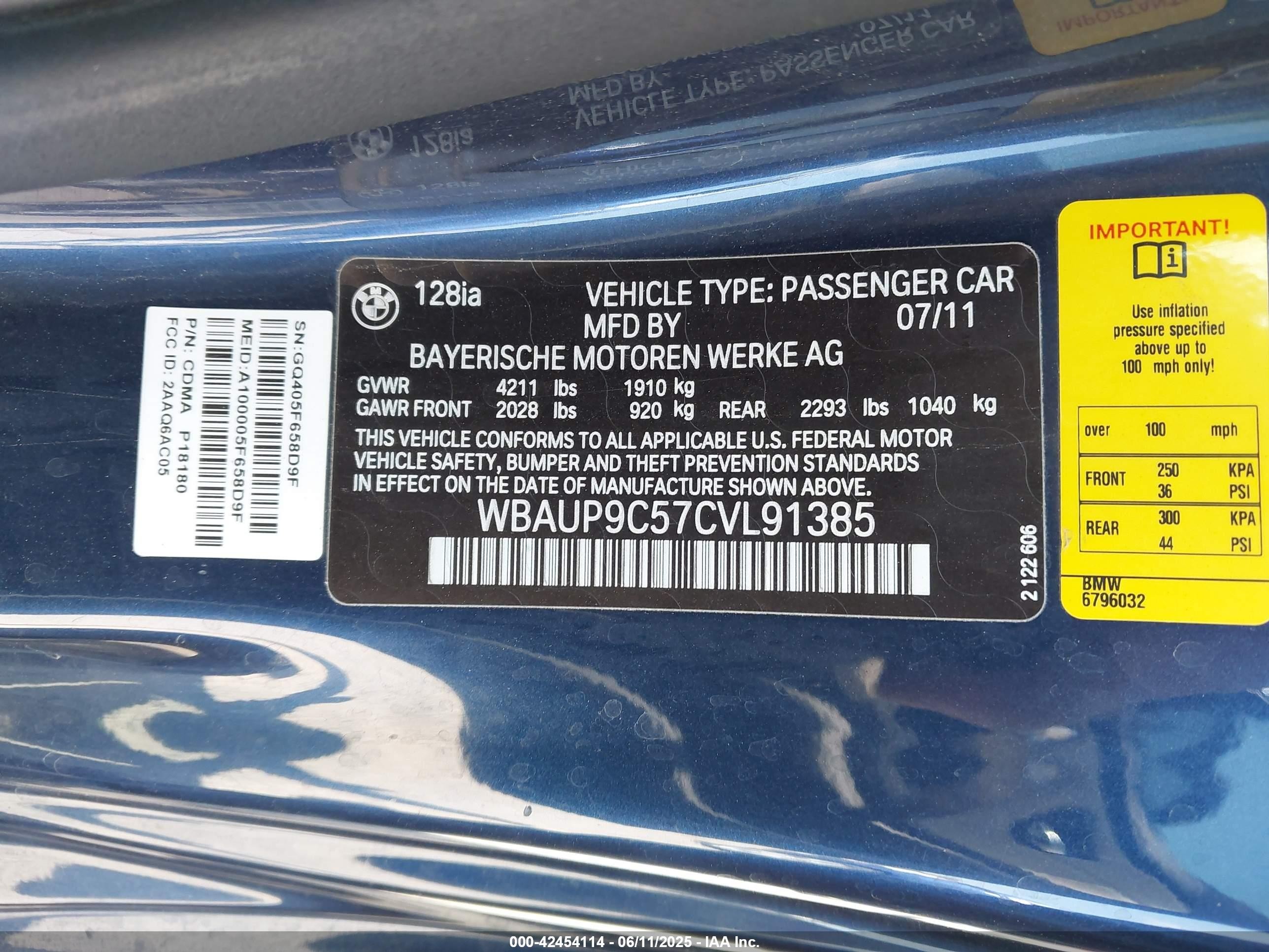 2012 Bmw 128i   Dark Blue vin: WBAUP9C57CVL91385
