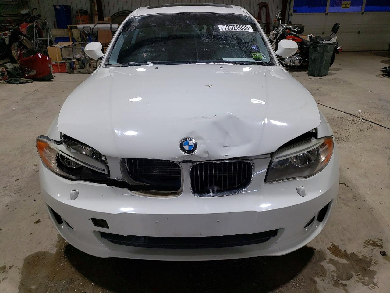 2013 Bmw 128 I Белый vin: WBAUP9C58DVS94701